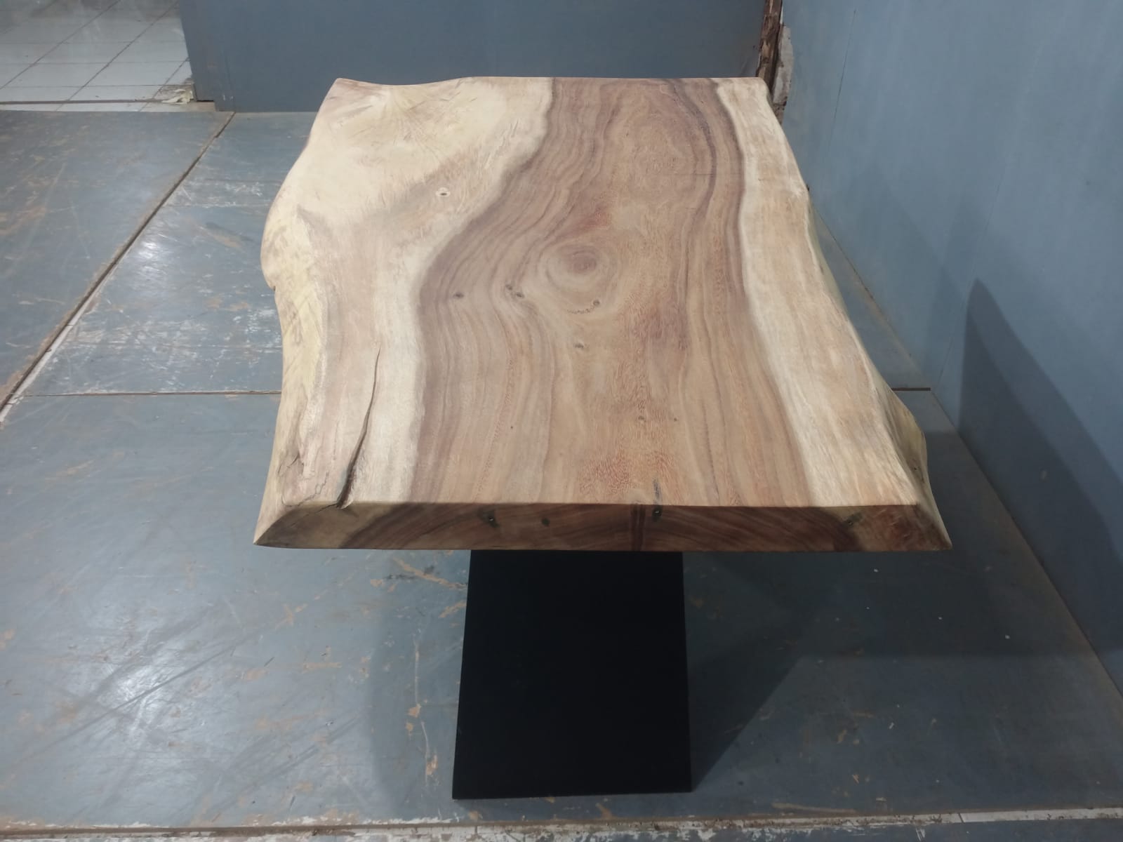 Live Edge Tables