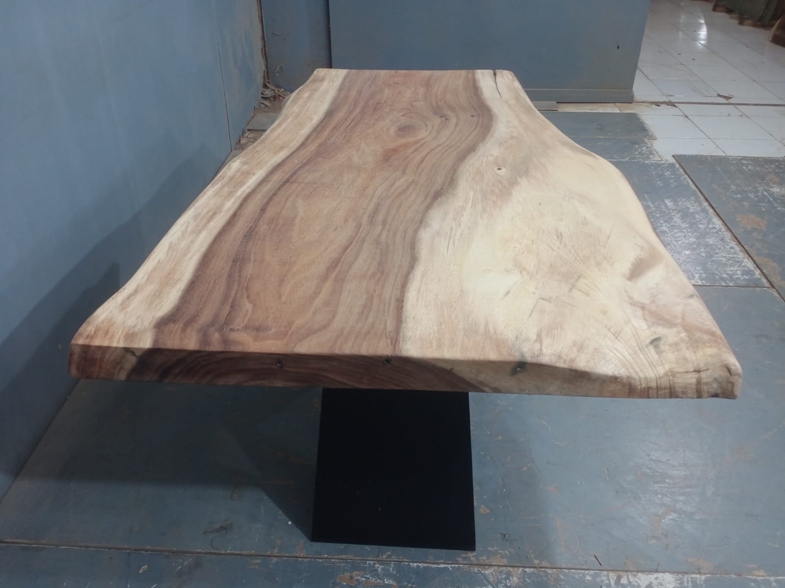 Live Edge Tables