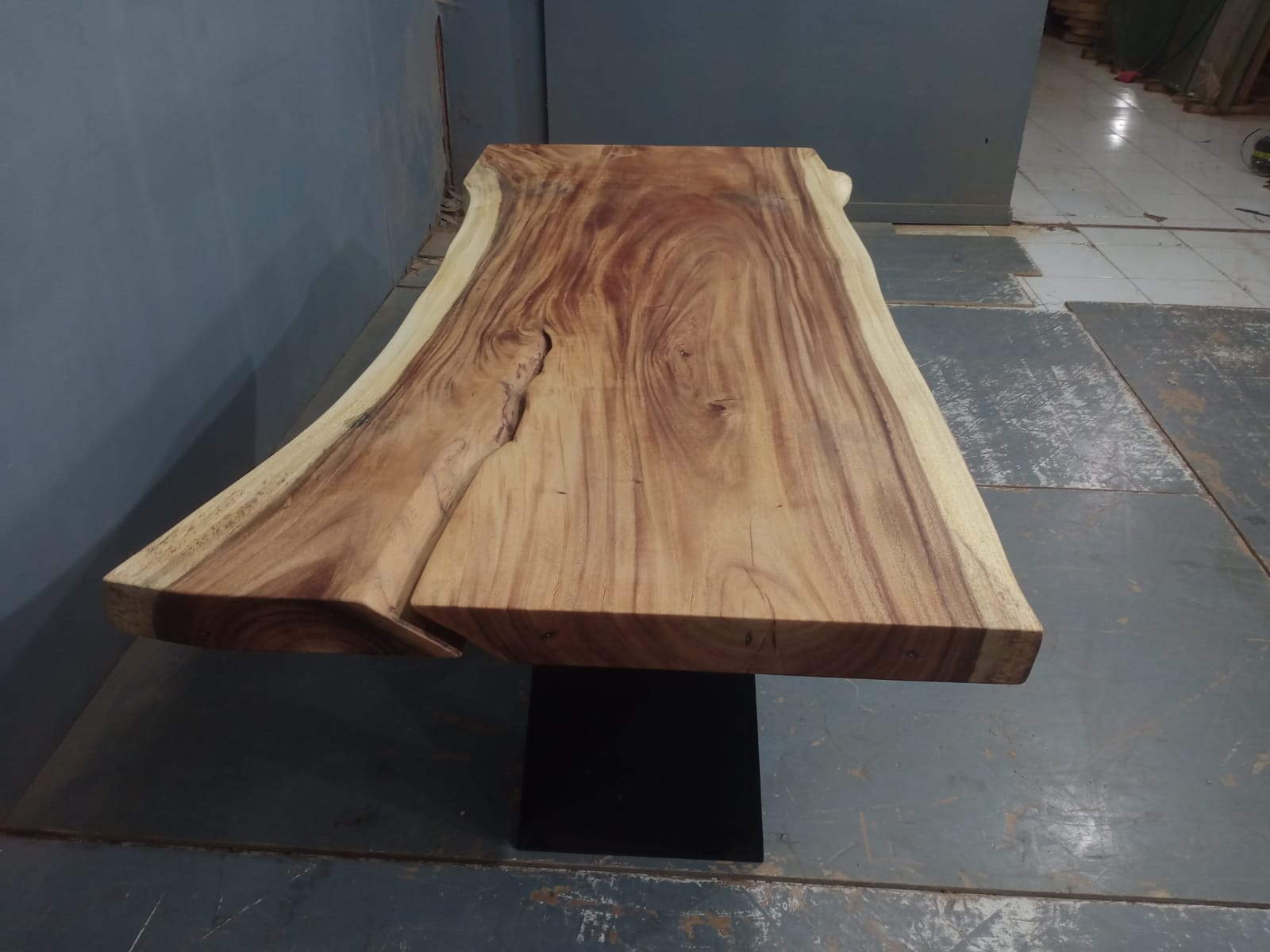 Live Edge Tables