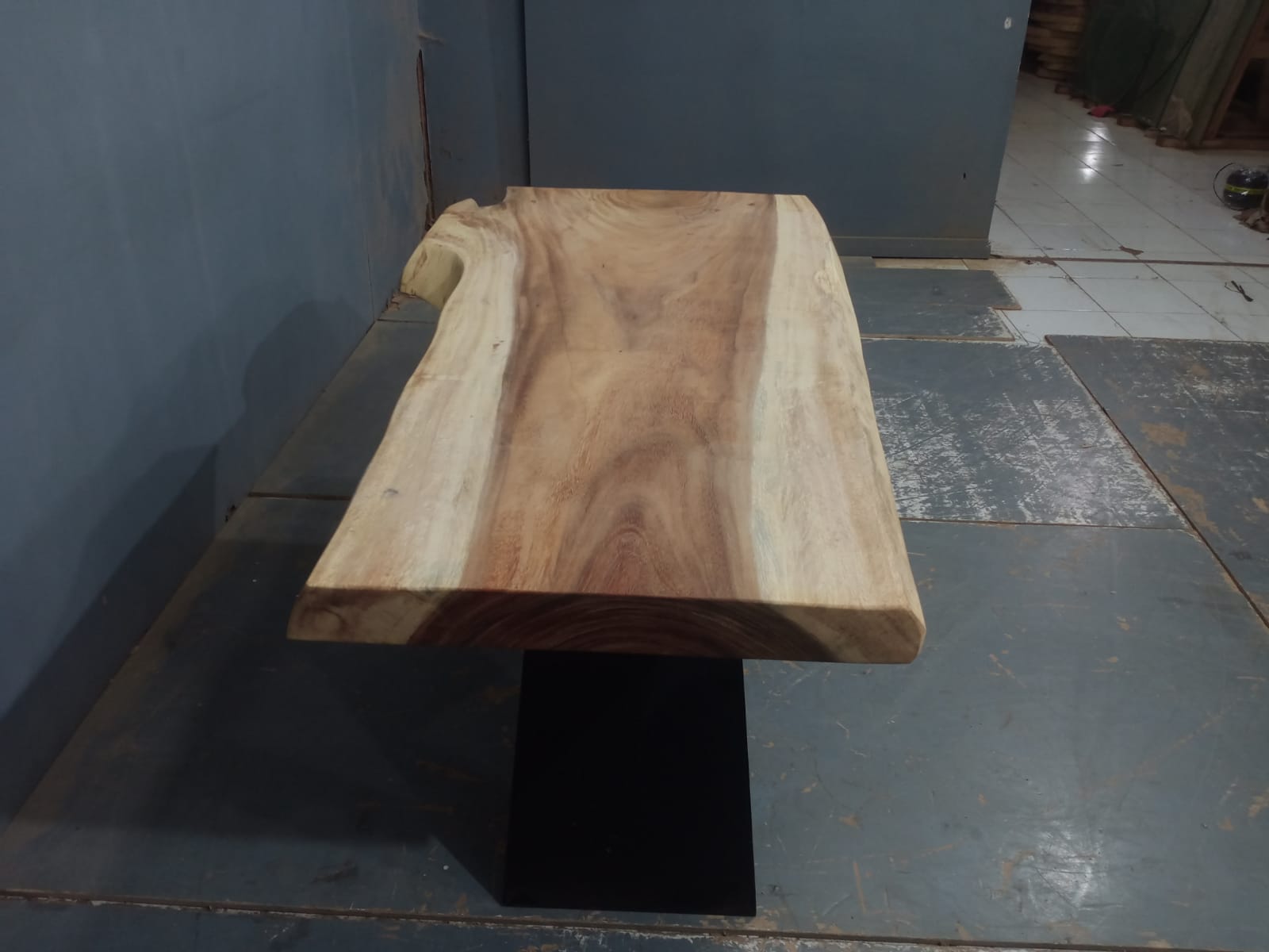 Live Edge Tables