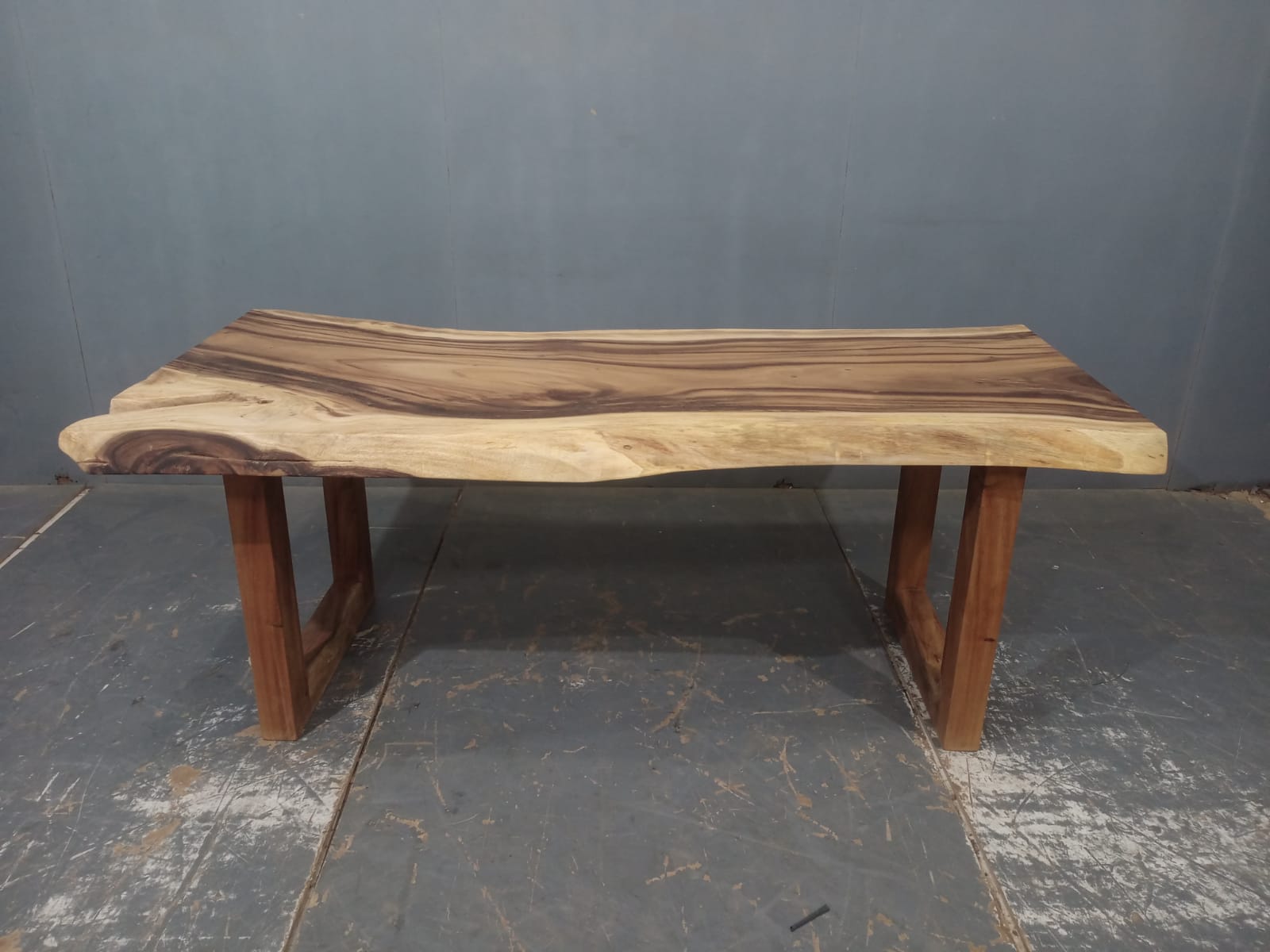 LIVE EDGE TABLES
