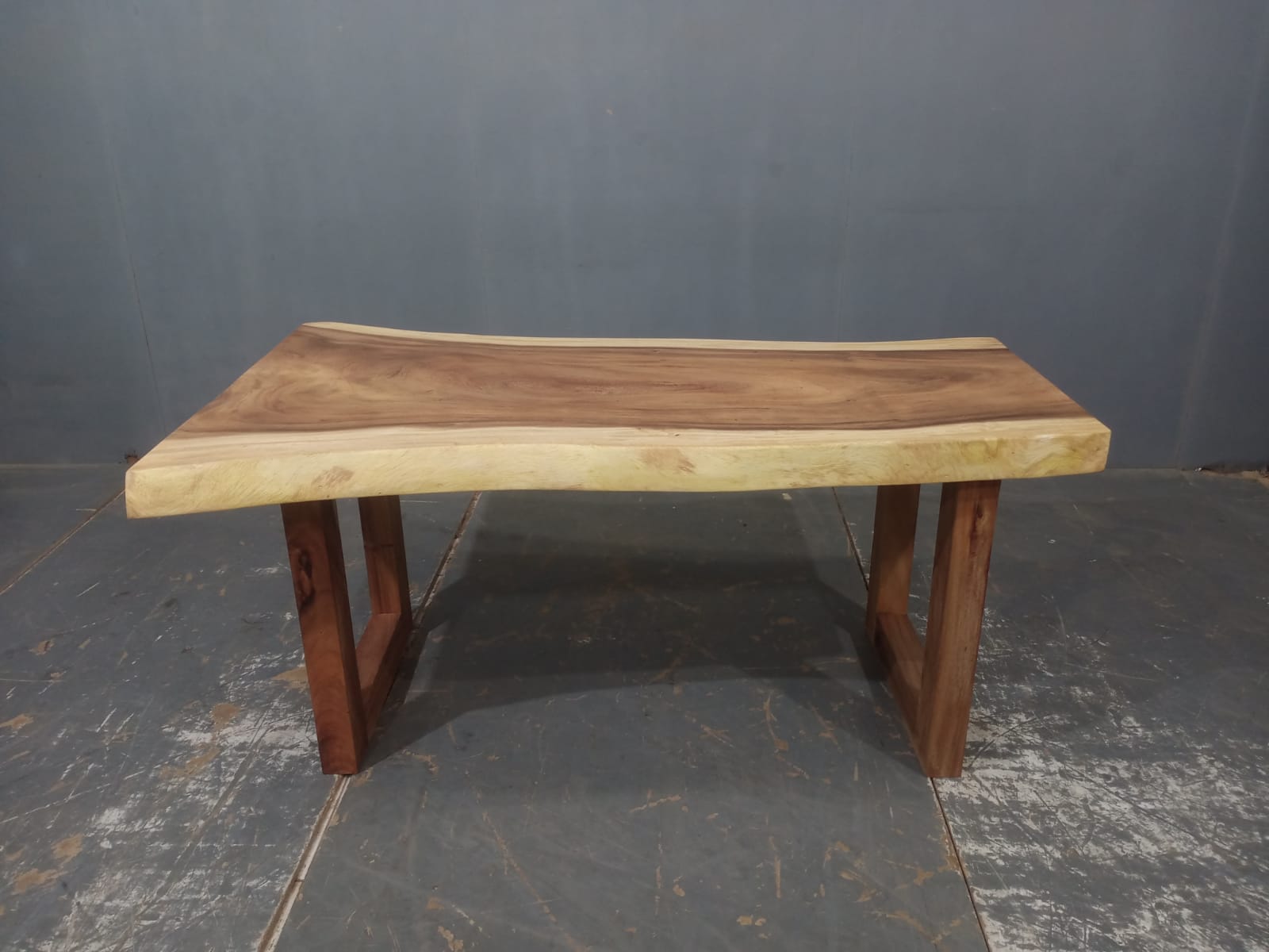LIVE EDGE TABLES