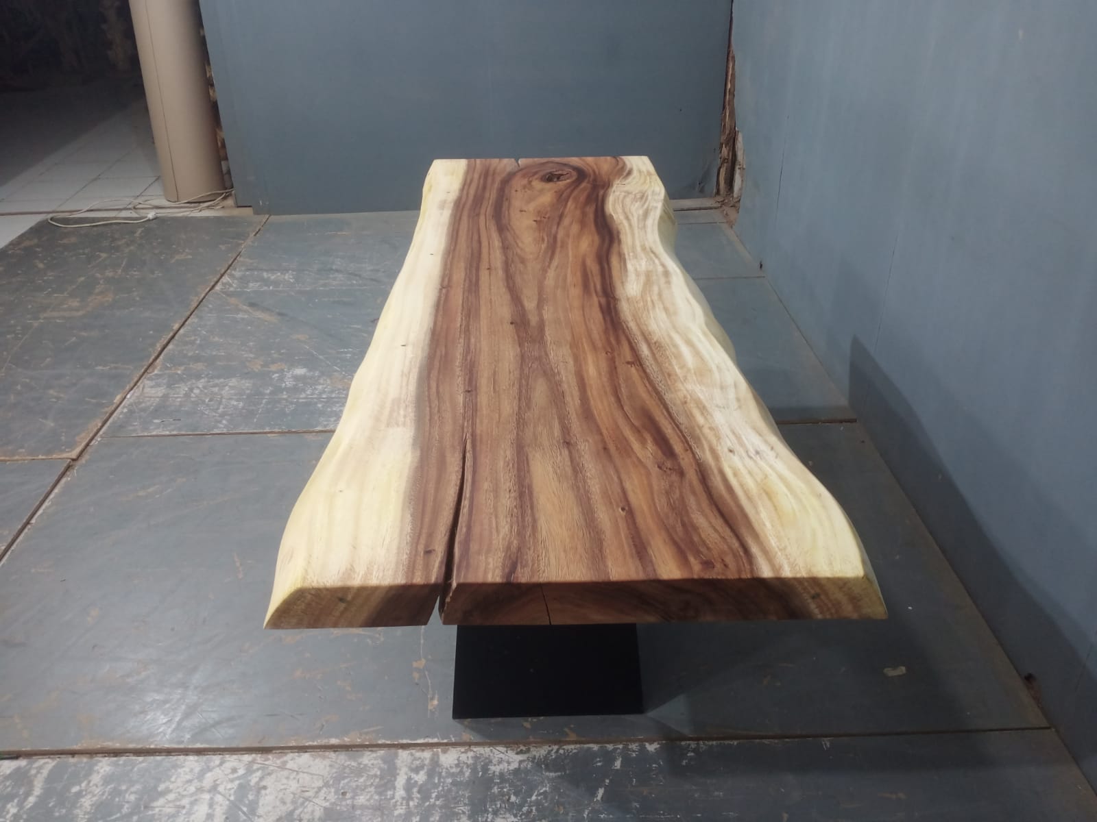 Live Edge Tables