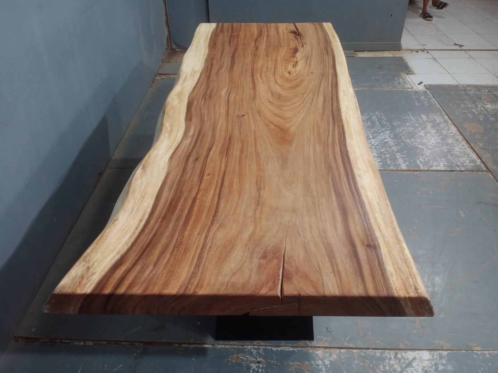 Live Edge Tables