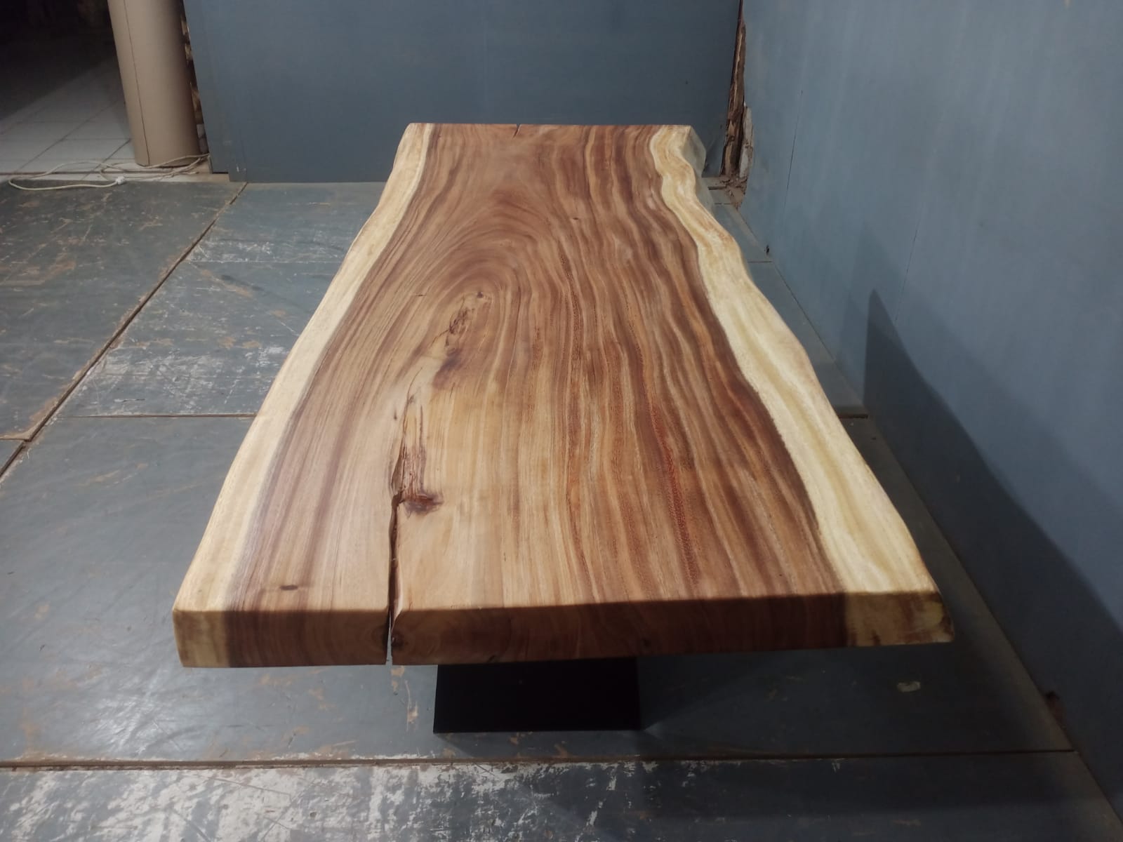 Live Edge Tables