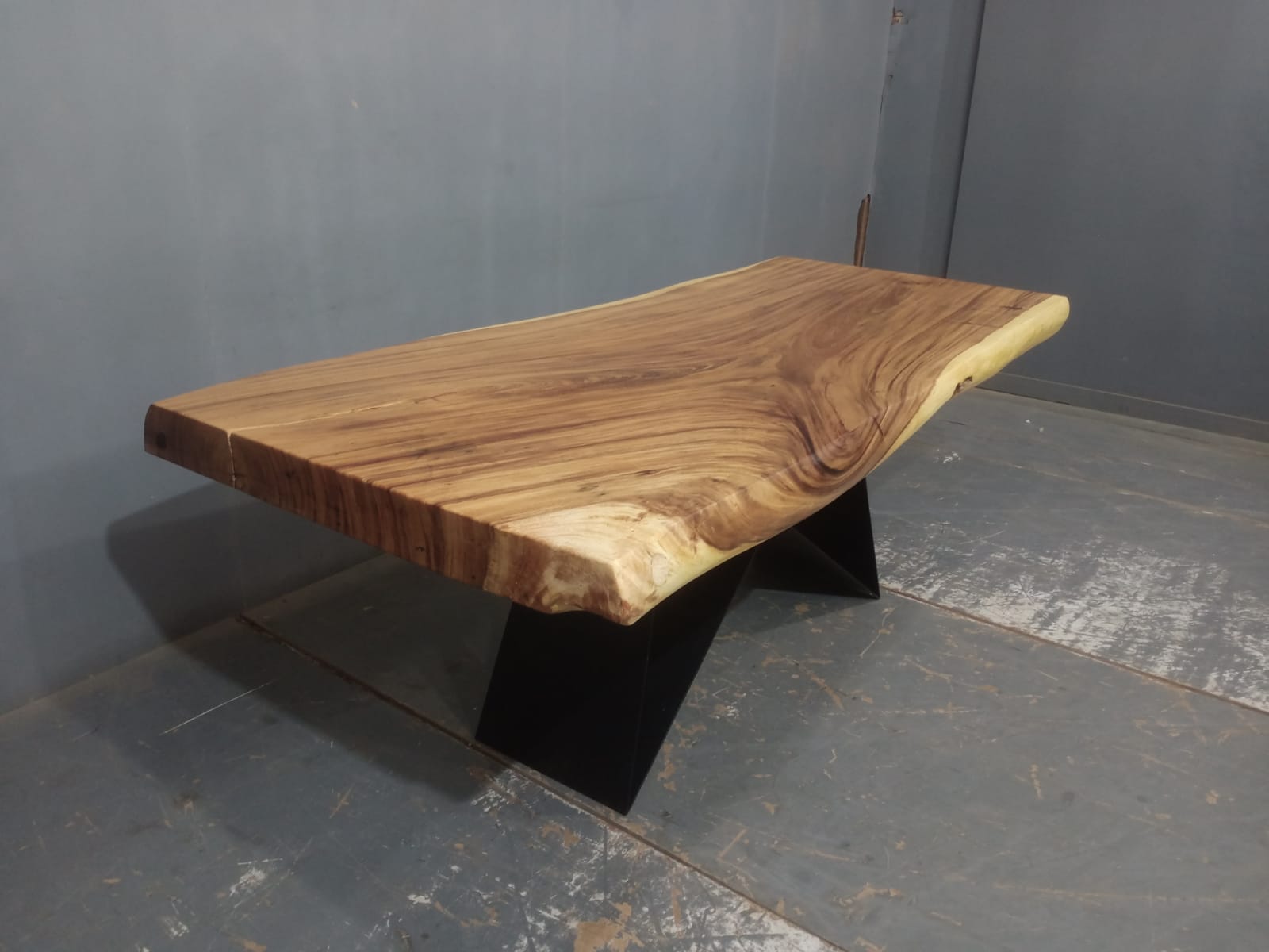 Live Edge Tables