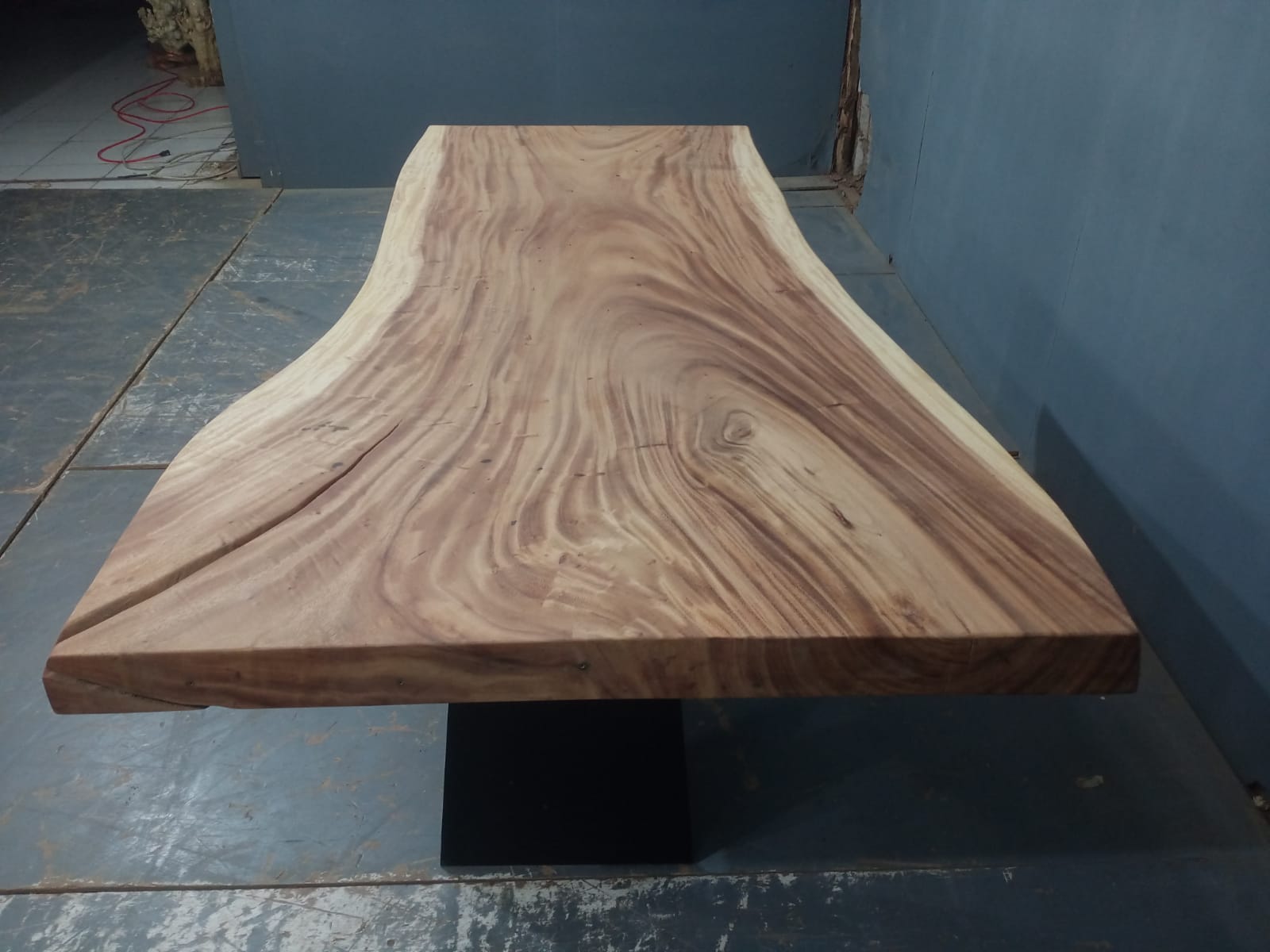 Live Edge Tables