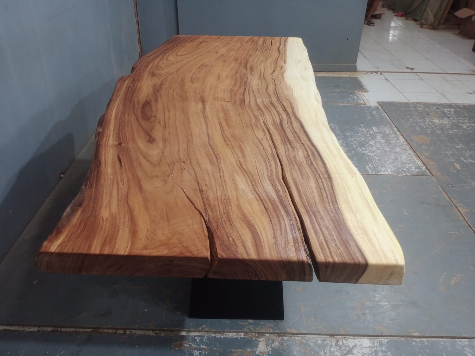 Live Edge Tables