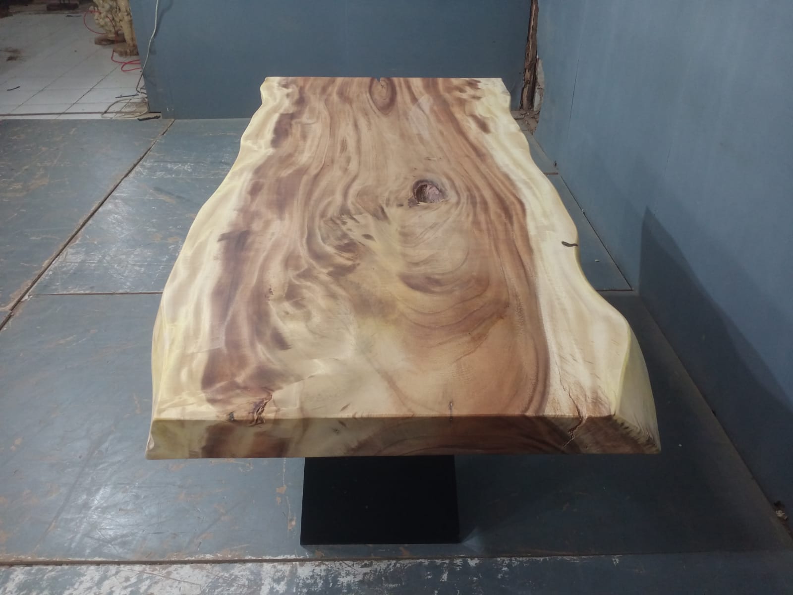 Live Edge Tables