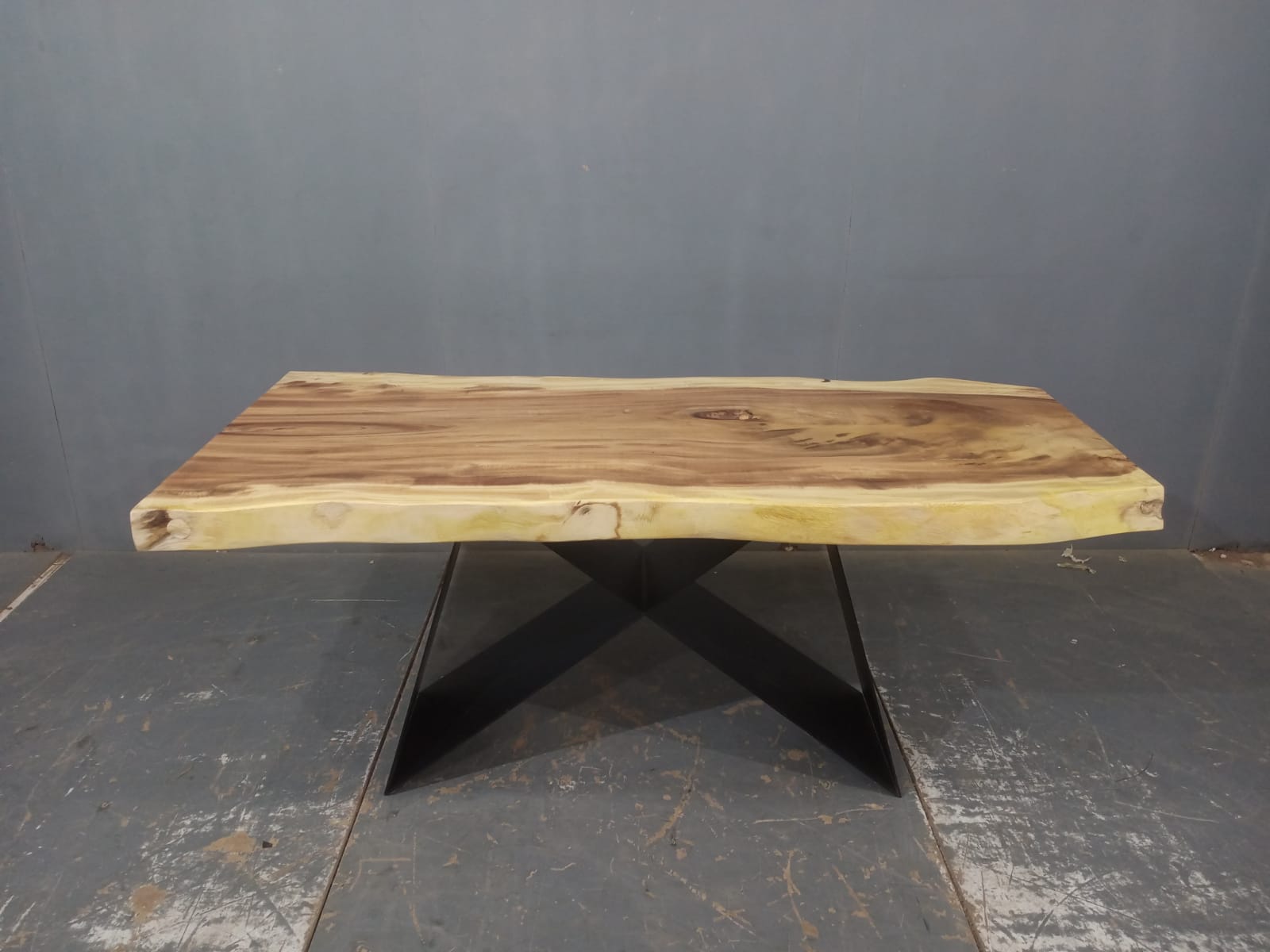 LIVE EDGE TABLES