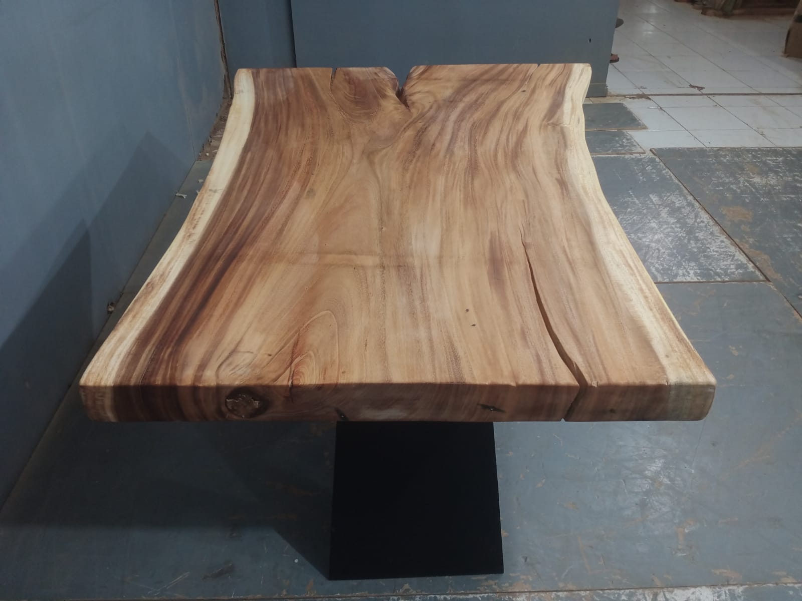 Live Edge Tables