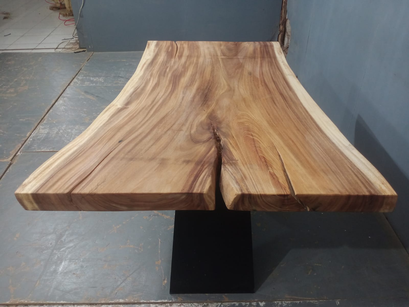 Live Edge Tables