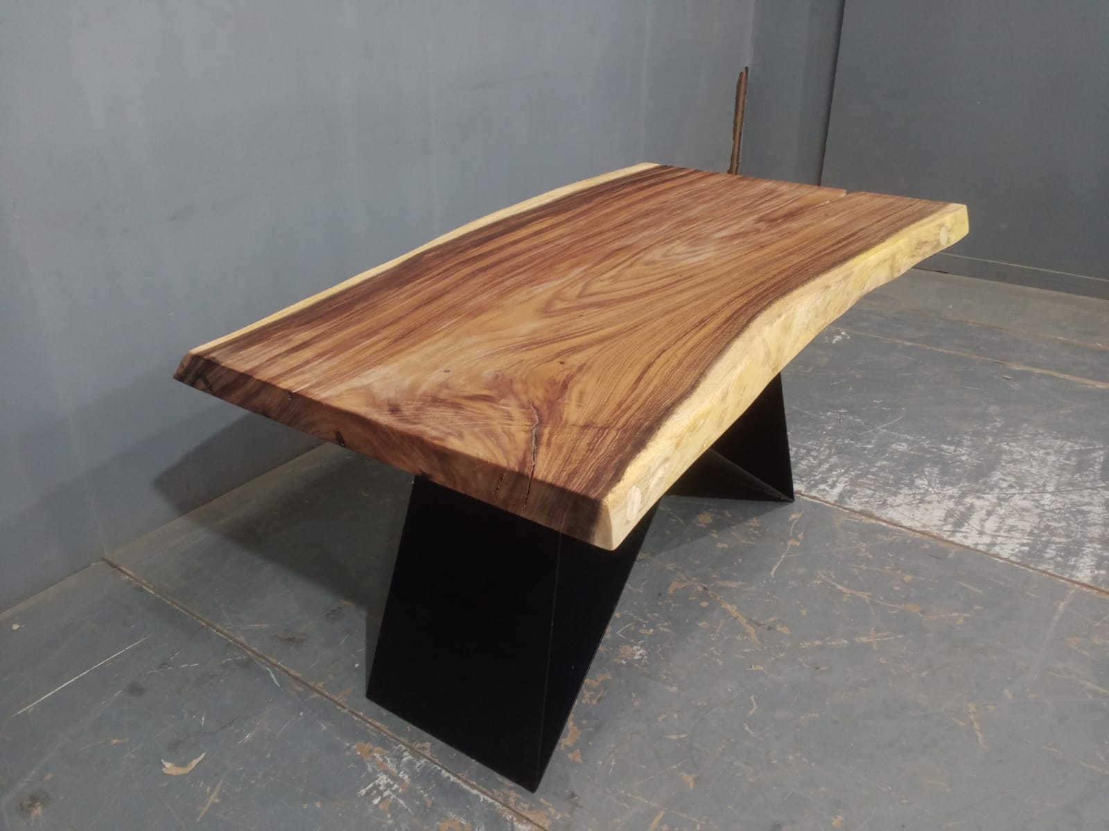 Live Edge Tables