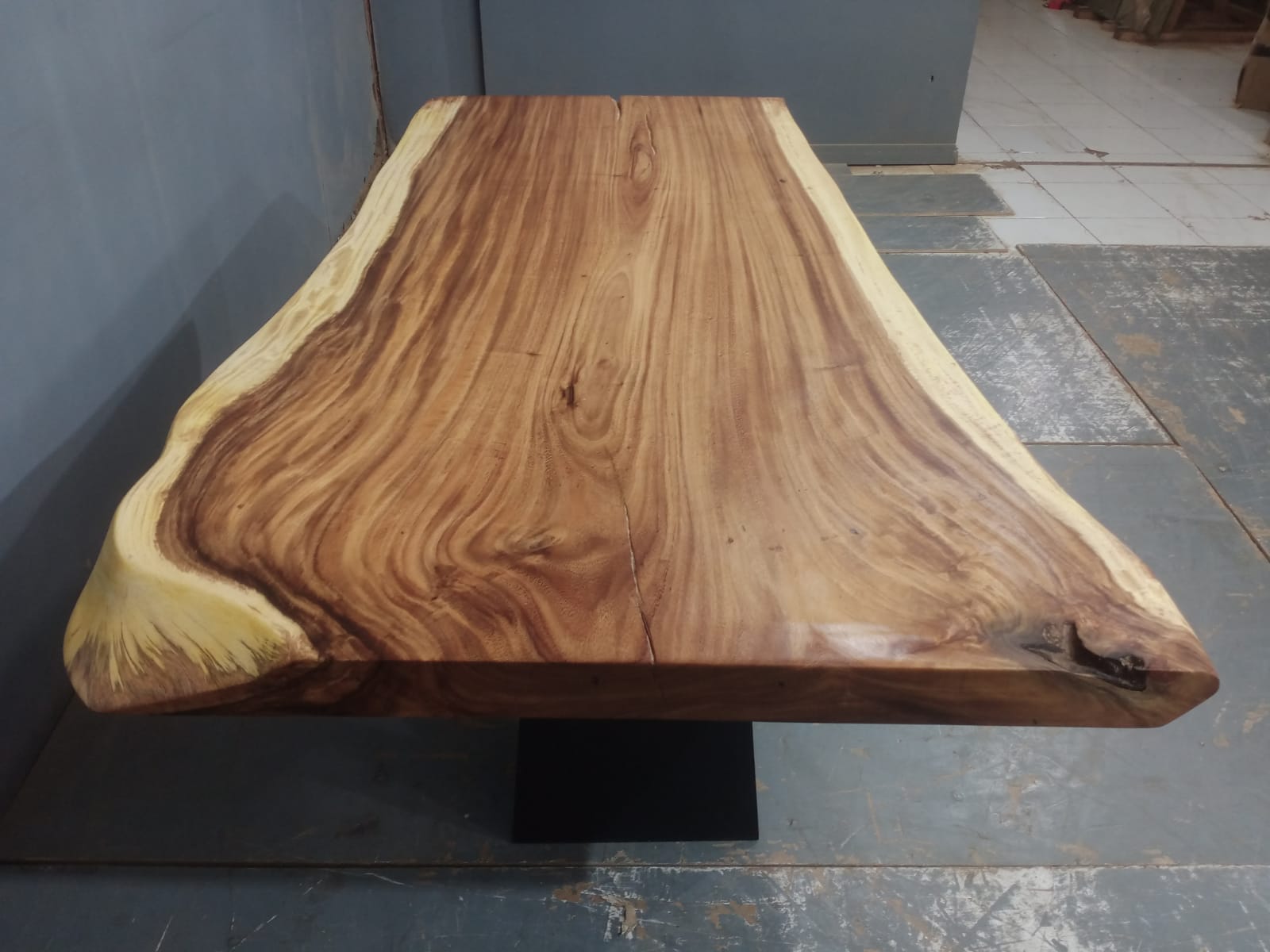 Live Edge Tables