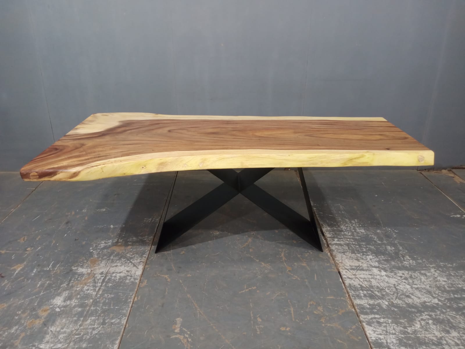 LIVE EDGE TABLES