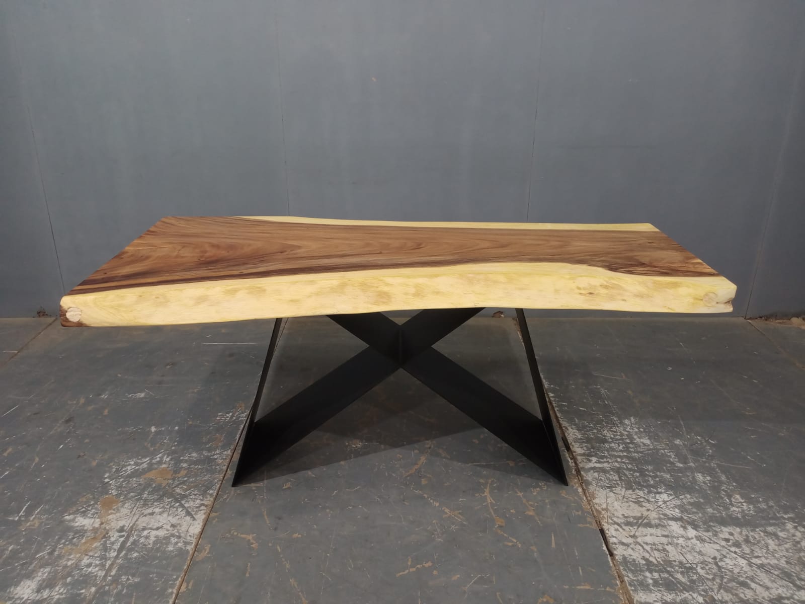 LIVE EDGE TABLES