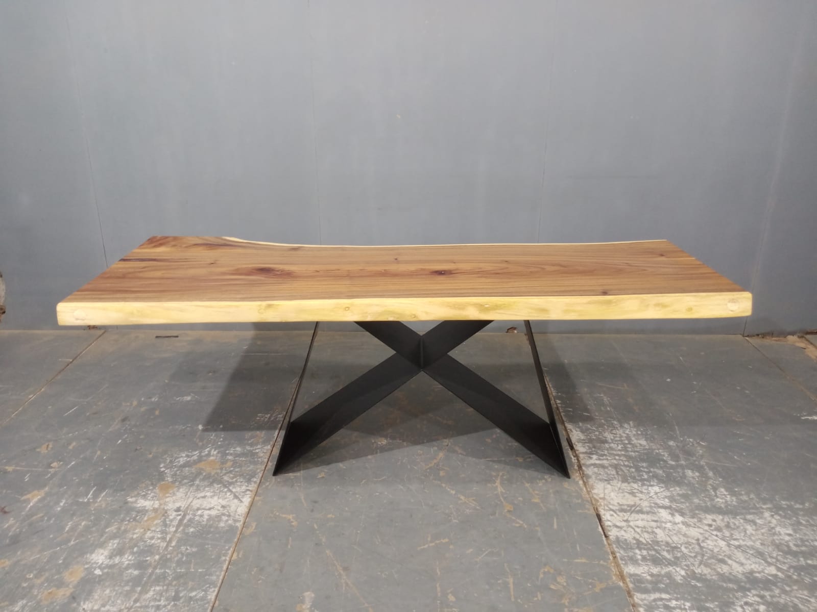 LIVE EDGE TABLES