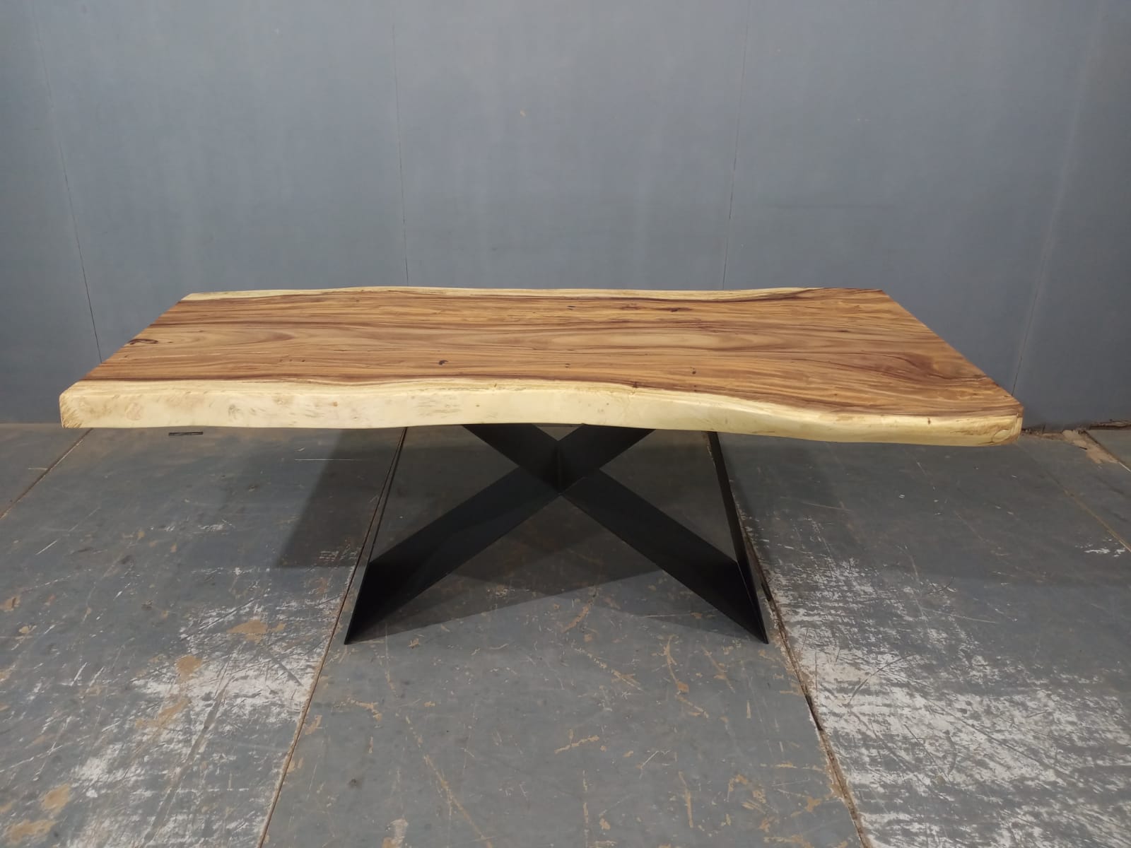 LIVE EDGE TABLES