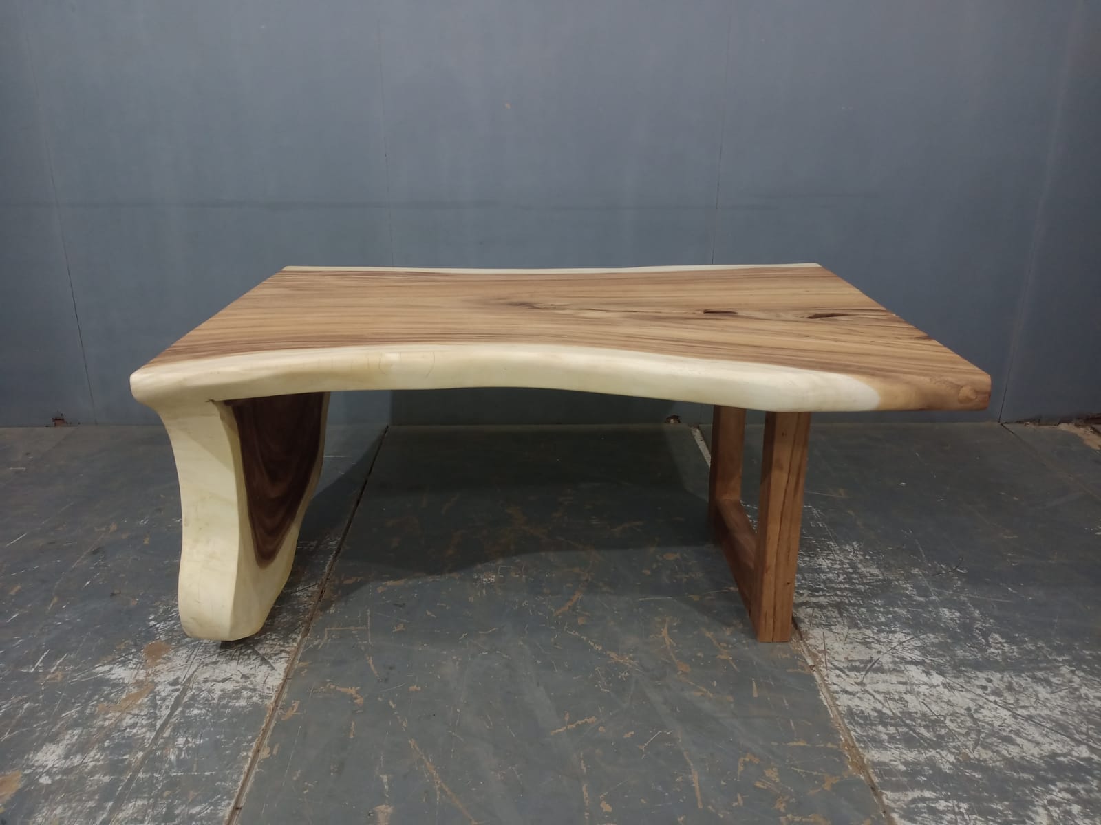 LIVE EDGE TABLES