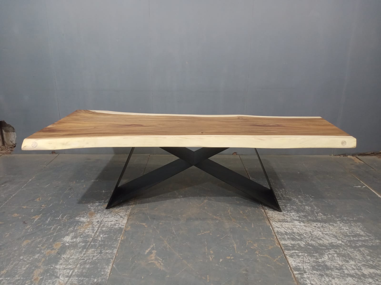LIVE EDGE TABLES