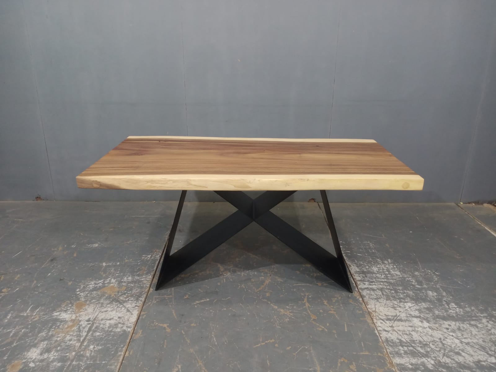 LIVE EDGE TABLES