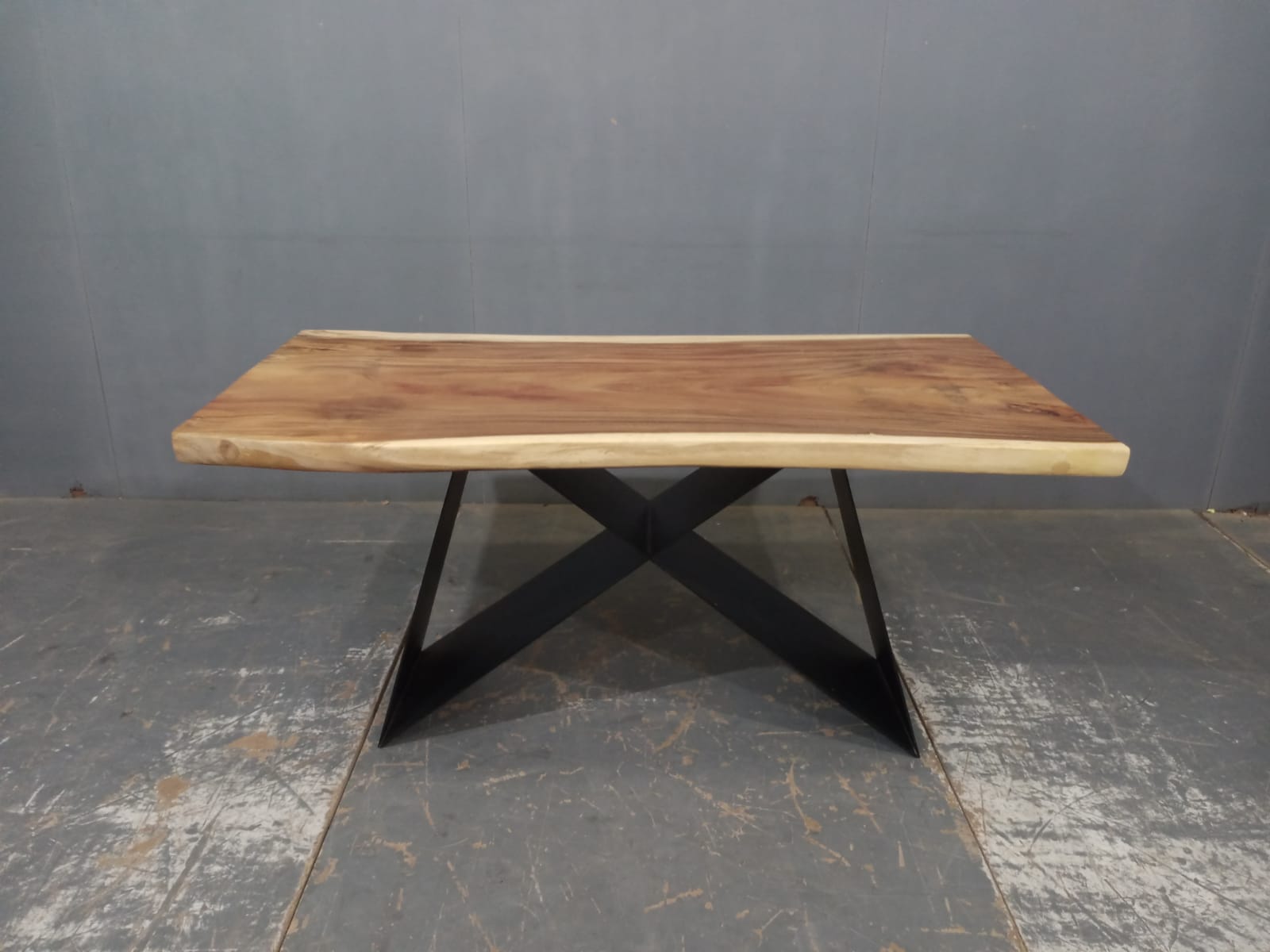 LIVE EDGE TABLES