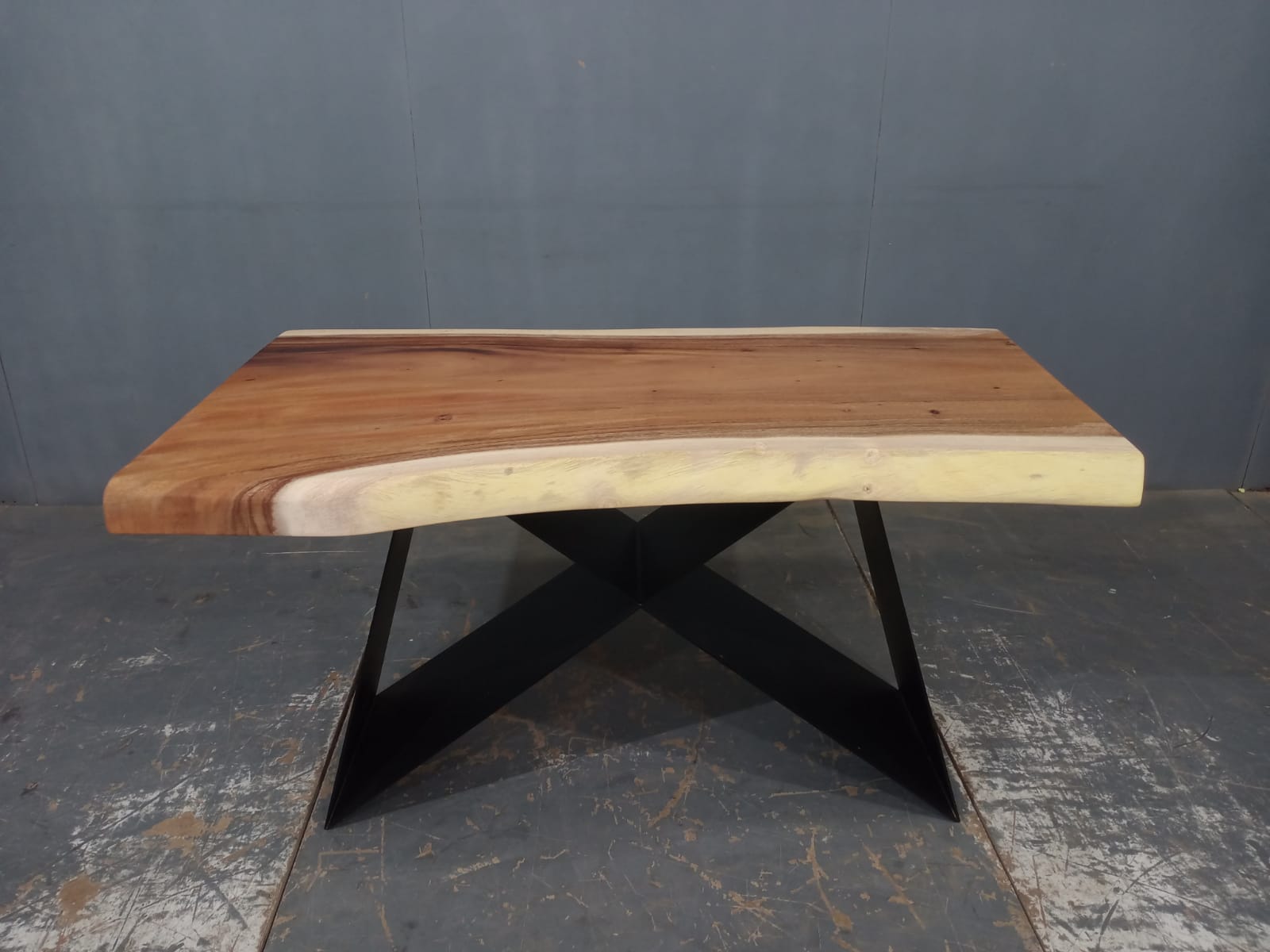 LIVE EDGE TABLES