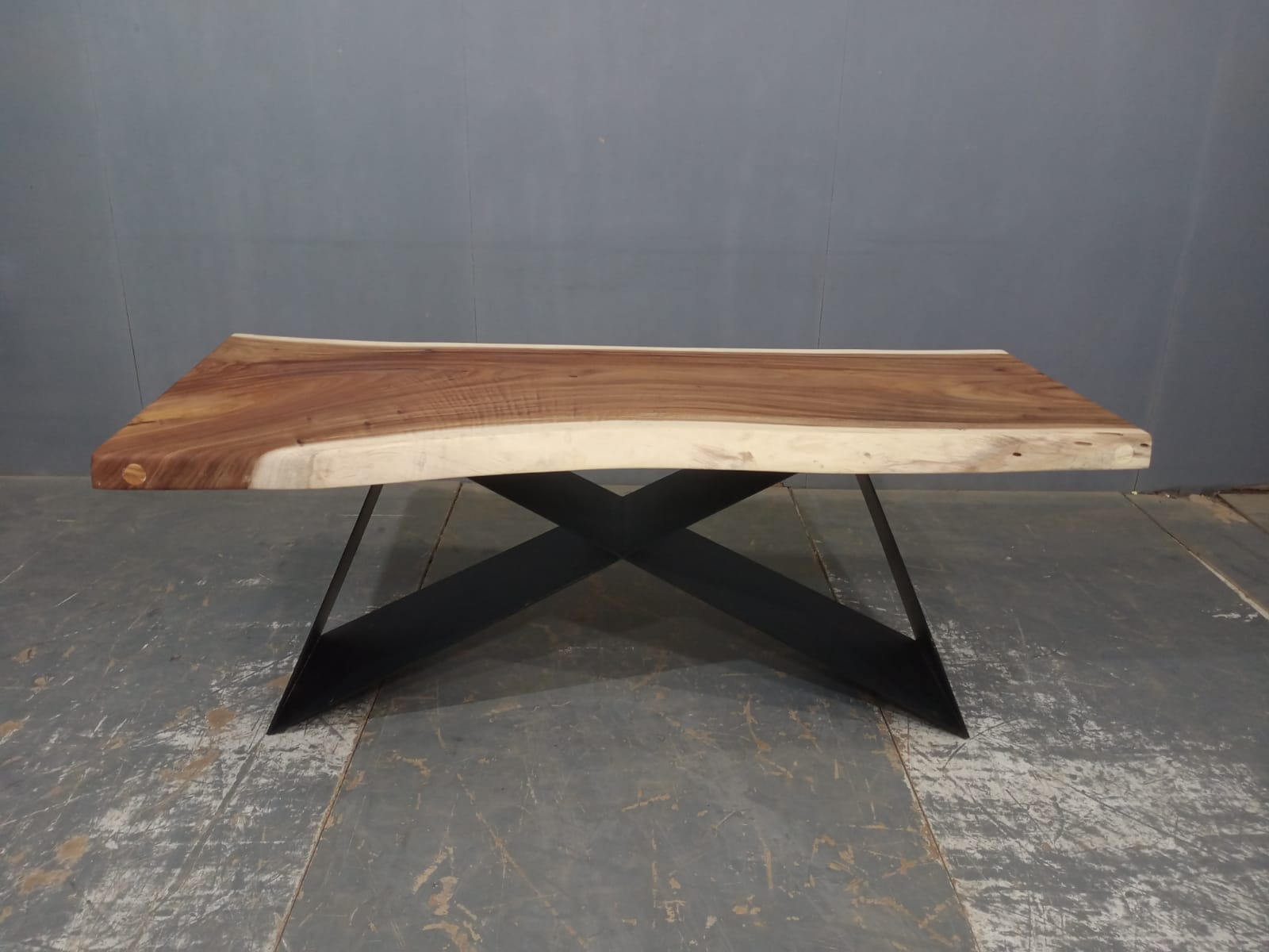 LIVE EDGE TABLES