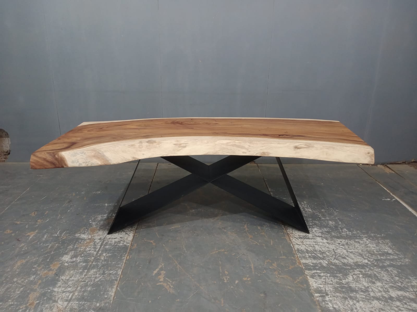 LIVE EDGE TABLES