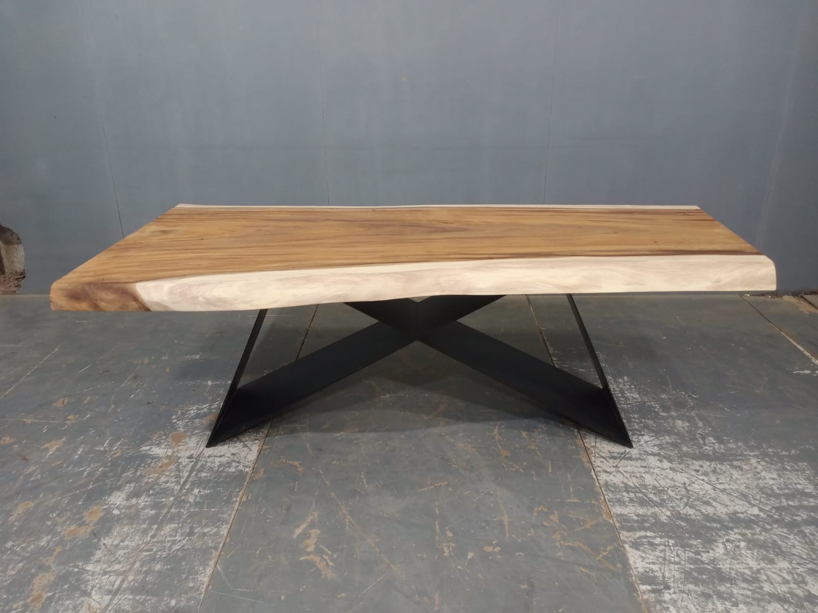LIVE EDGE TABLES
