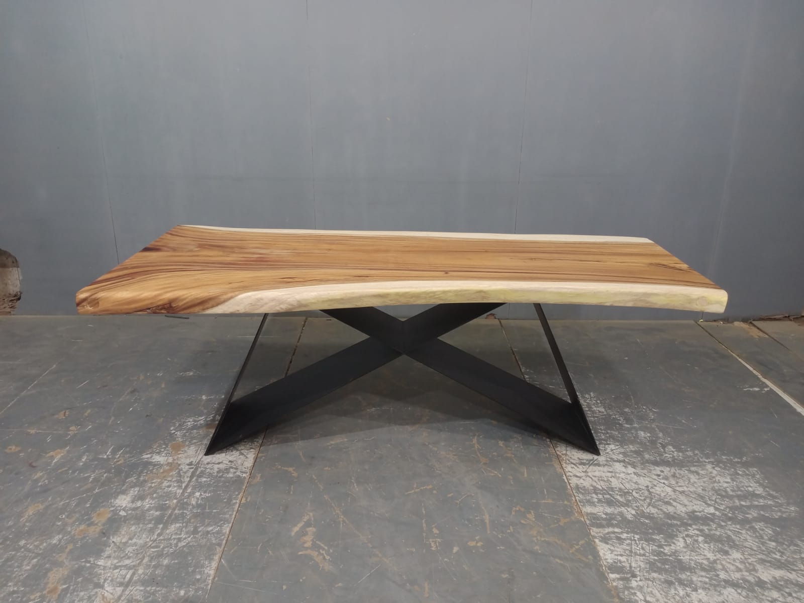 LIVE EDGE TABLES