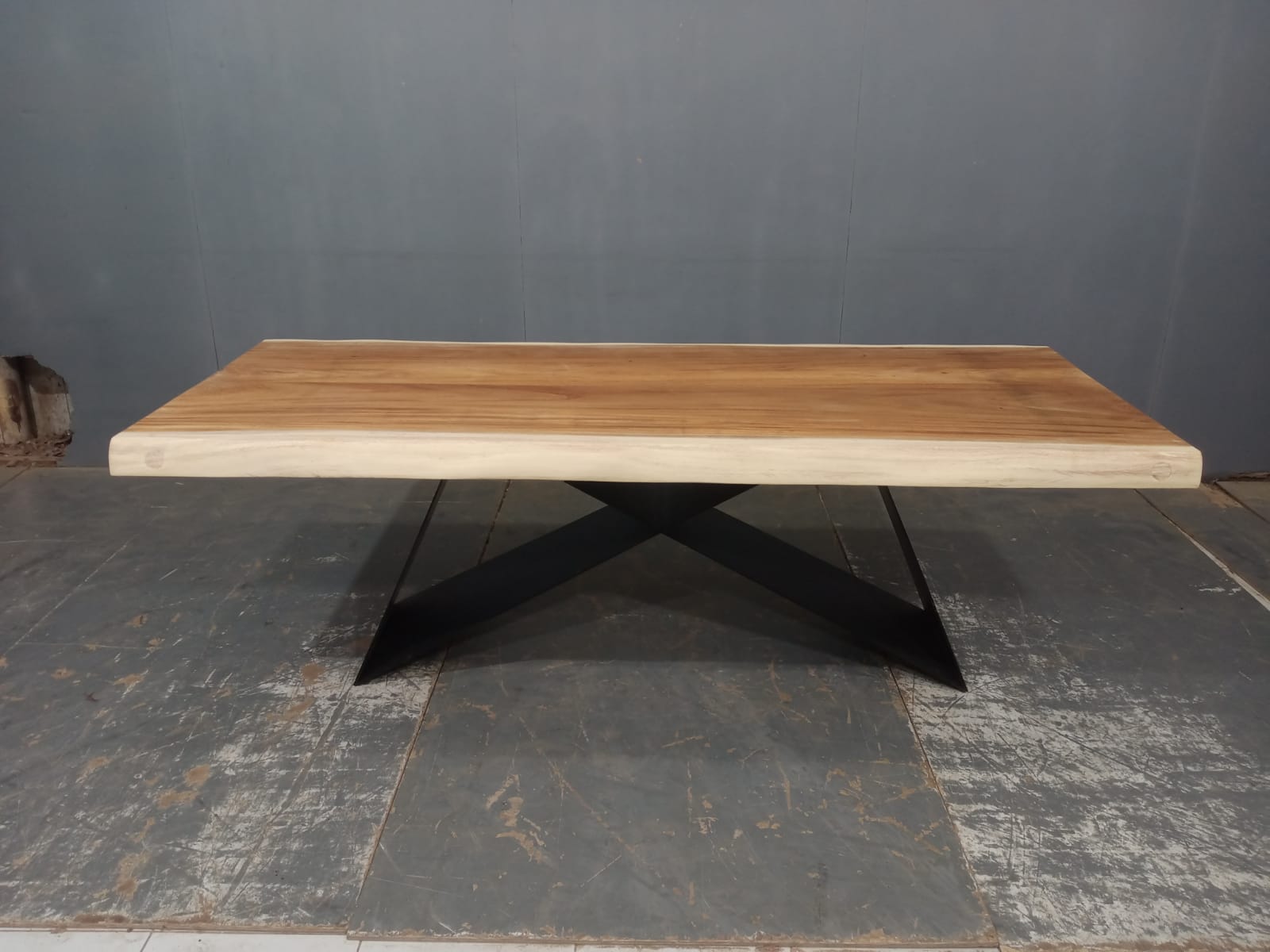 LIVE EDGE TABLES