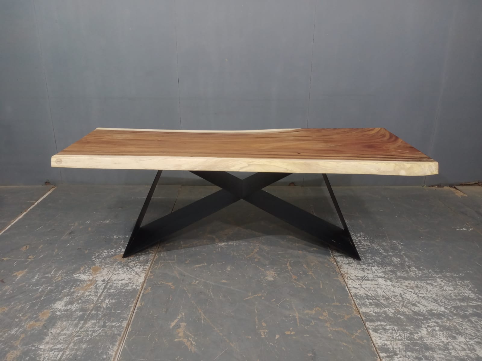 LIVE EDGE TABLES