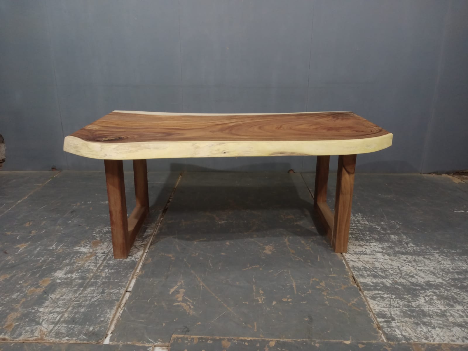 LIVE EDGE TABLES