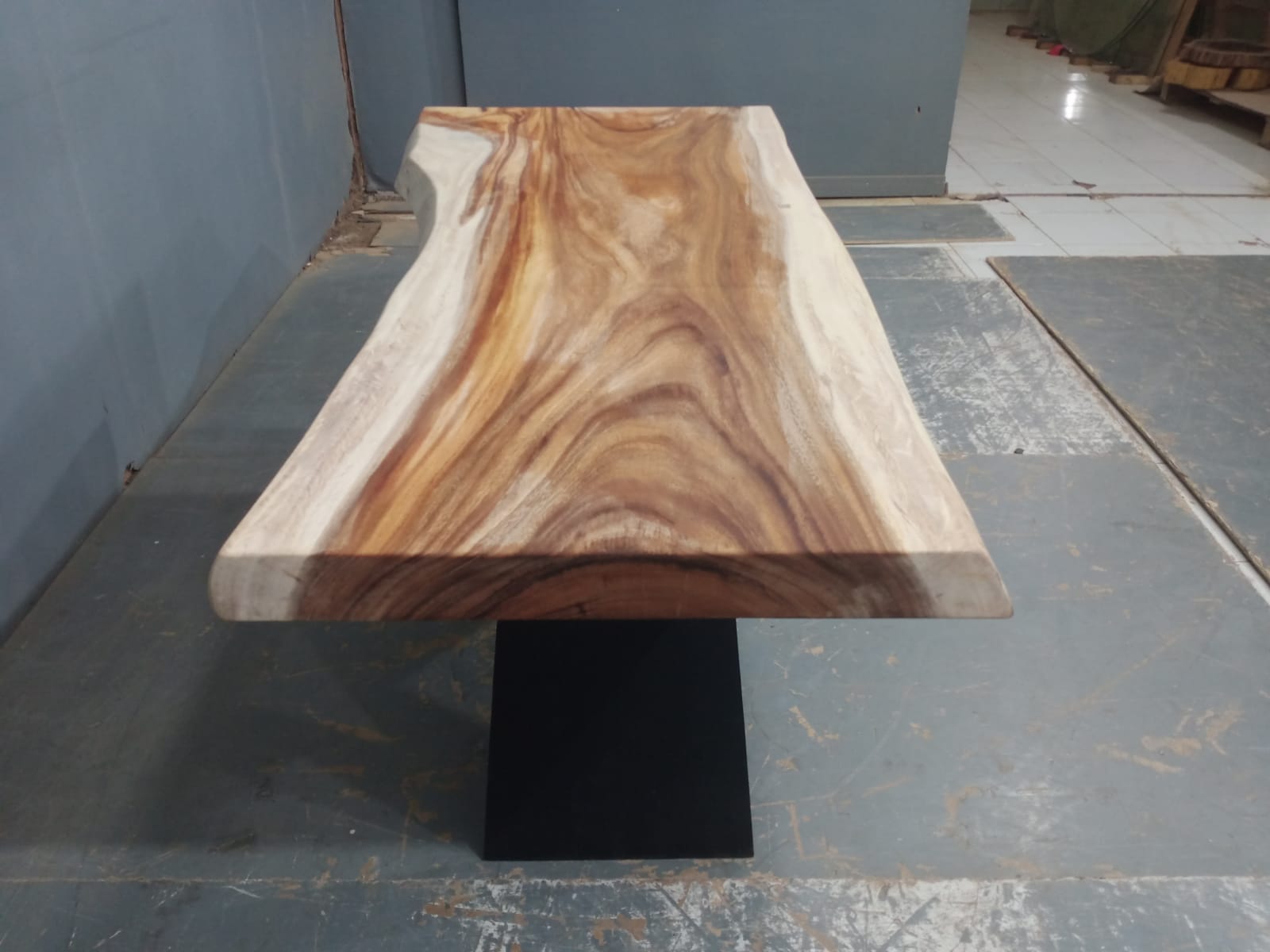Live Edge Tables