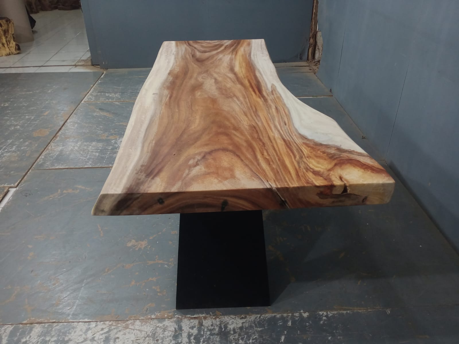 Live Edge Tables