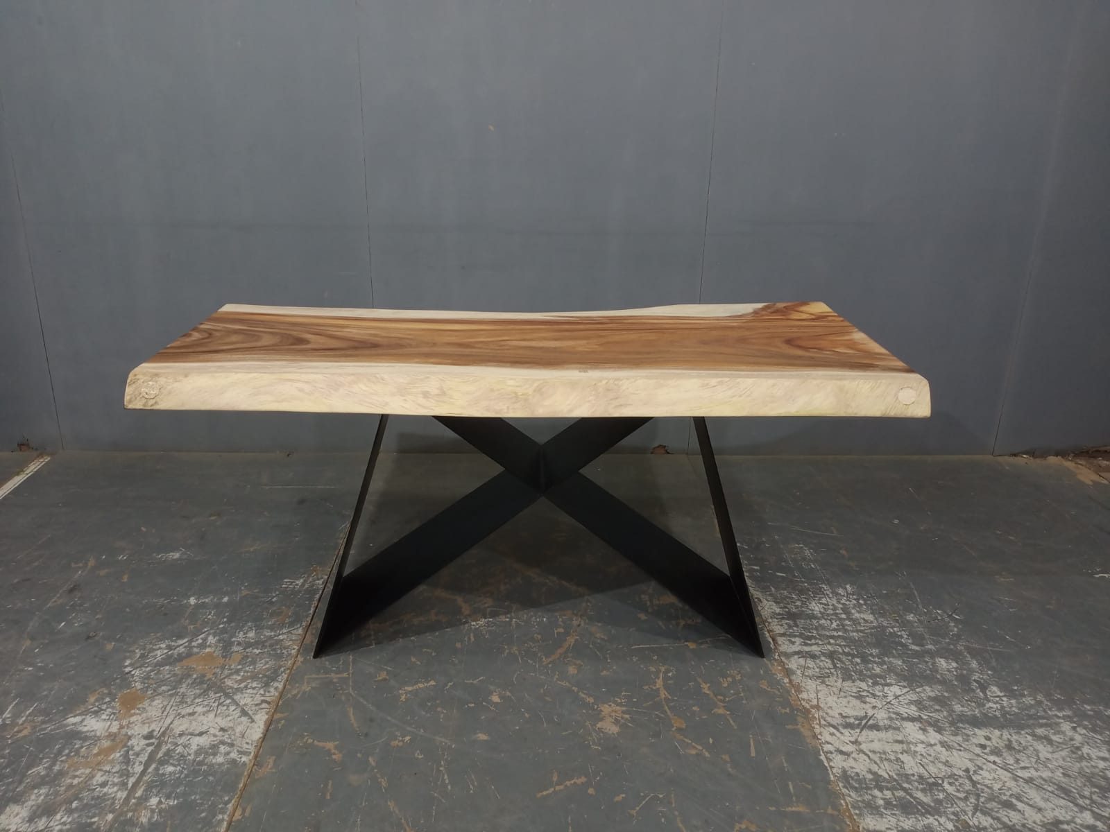 LIVE EDGE TABLES