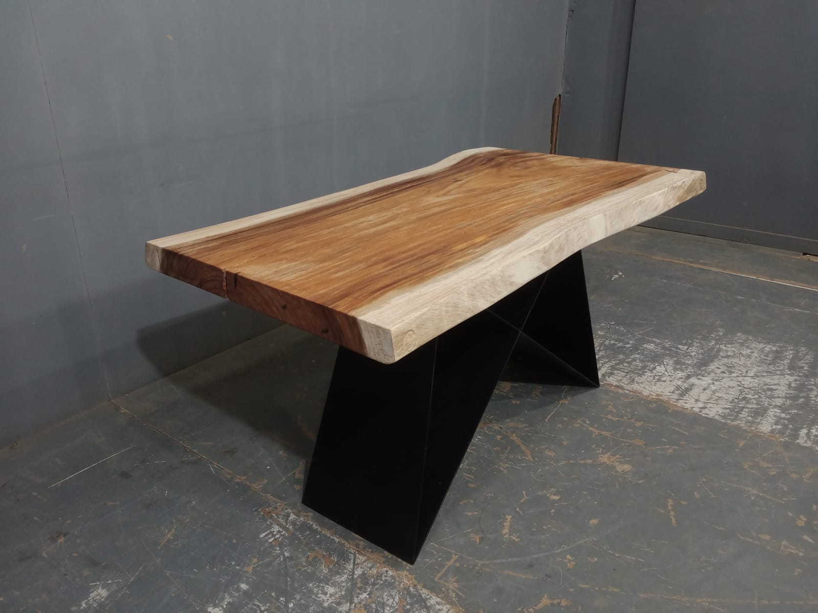 Live Edge Tables