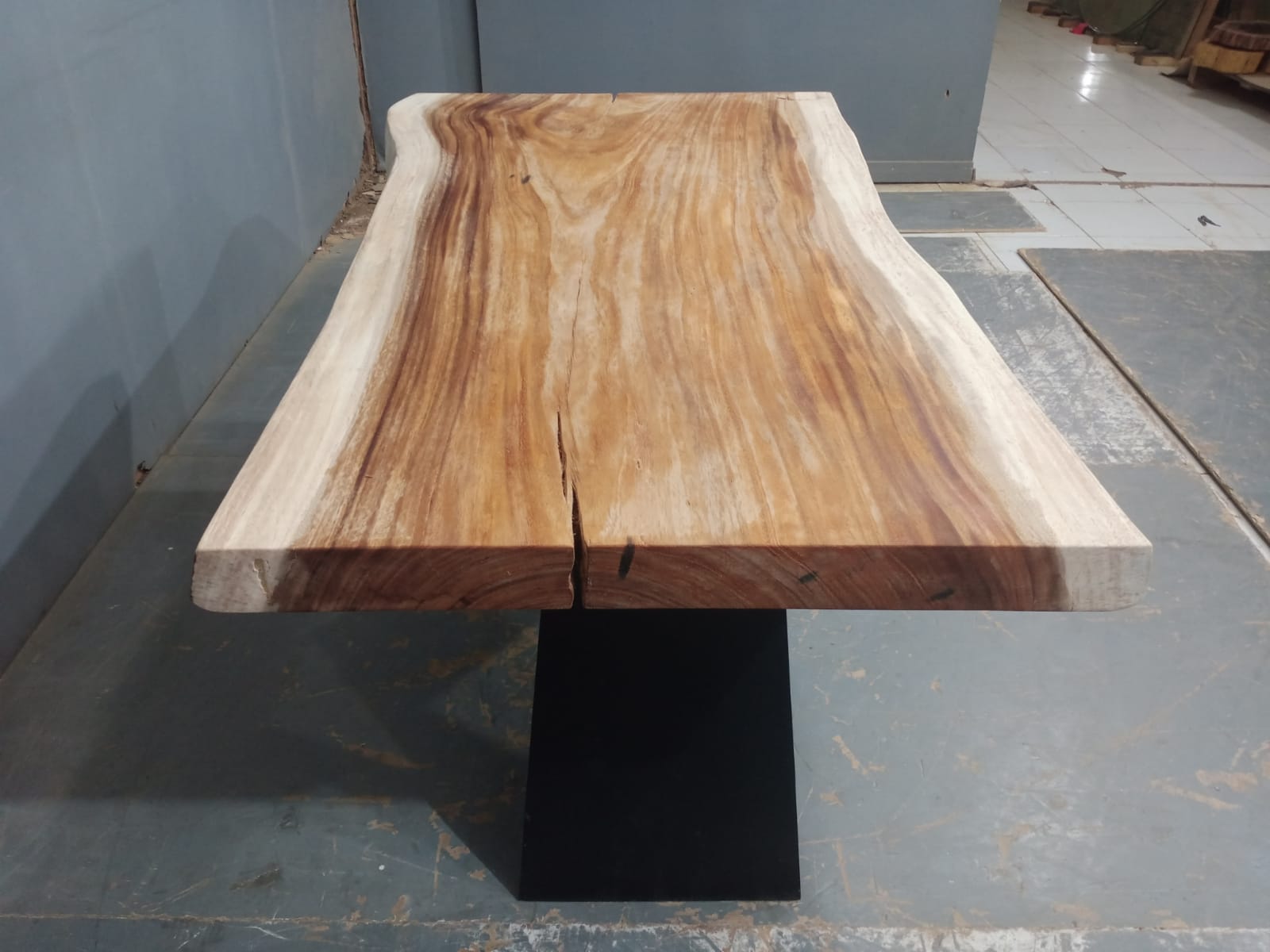 Live Edge Tables