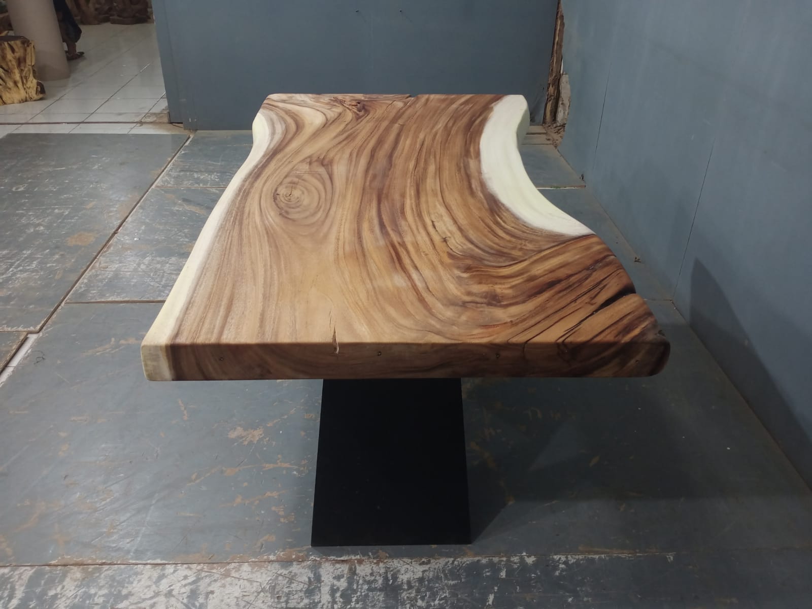 Live Edge Tables