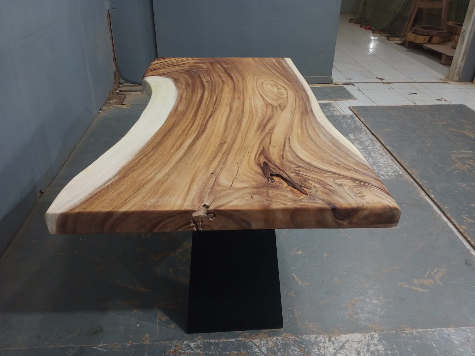 Live Edge Tables