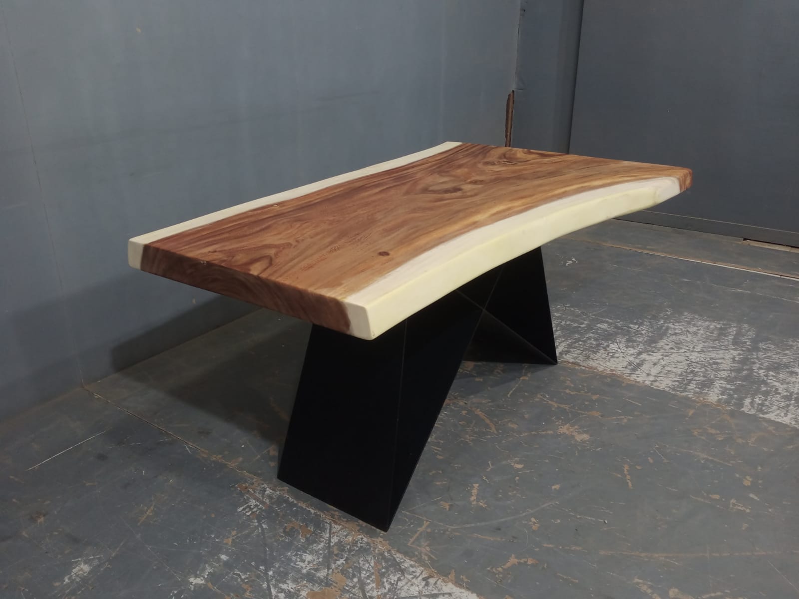 Live Edge Tables
