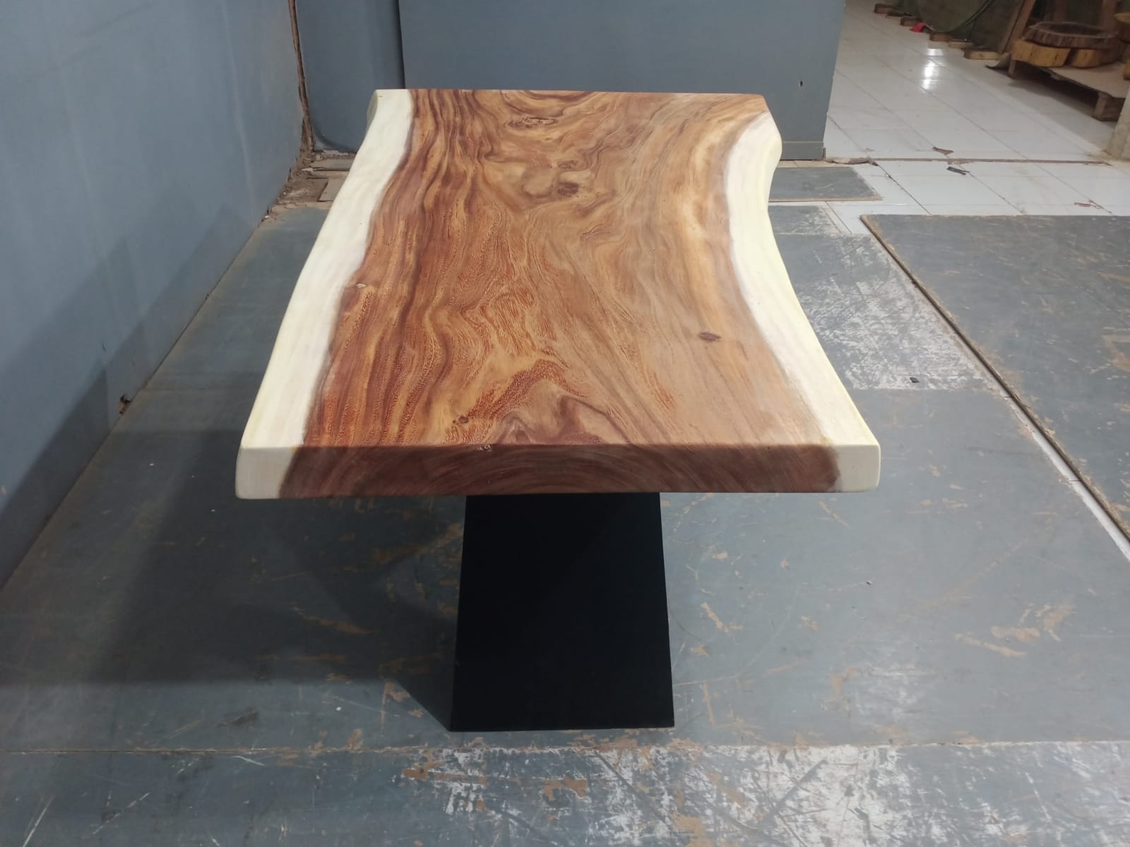 Live Edge Tables