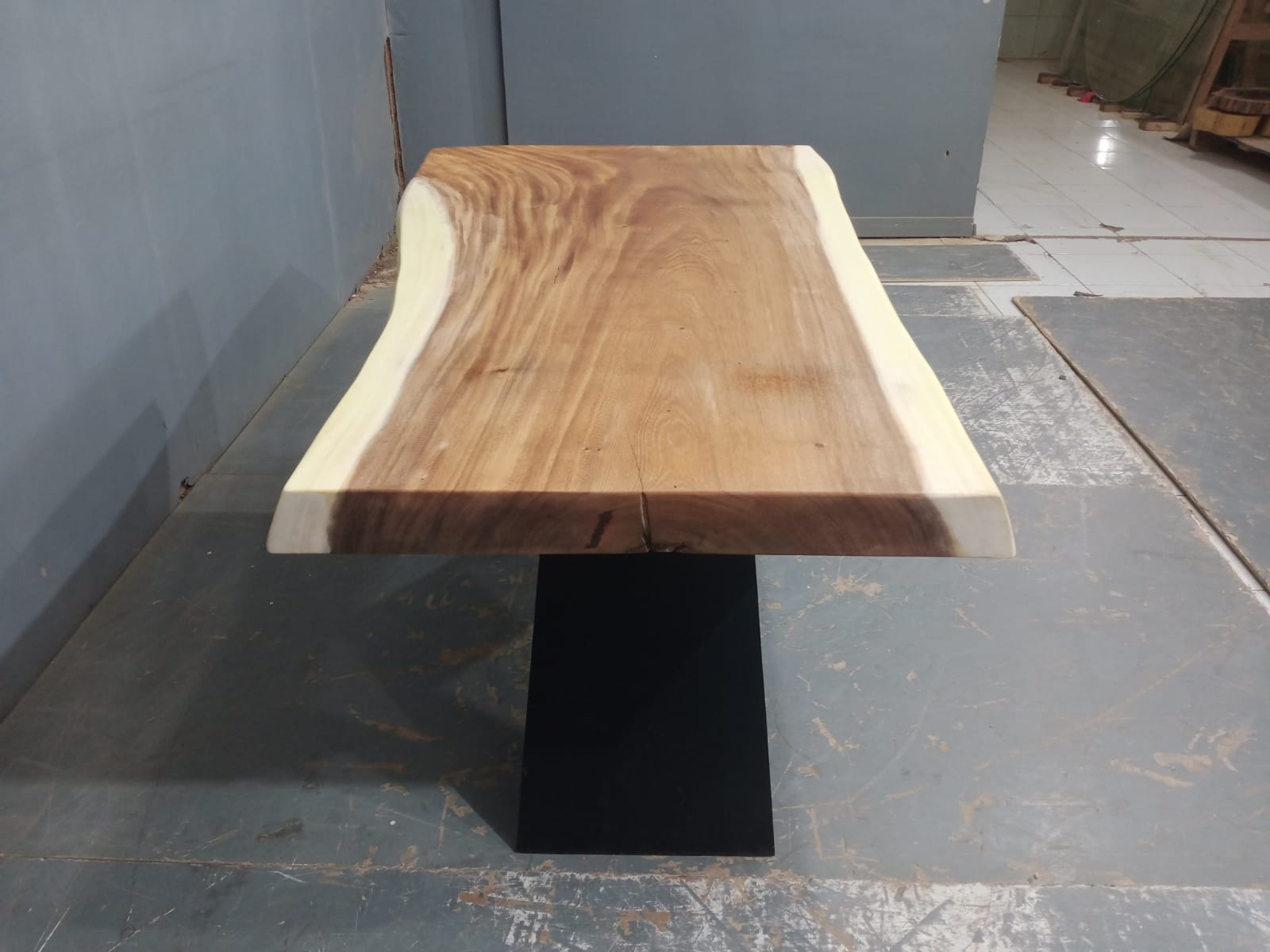 Live Edge Tables