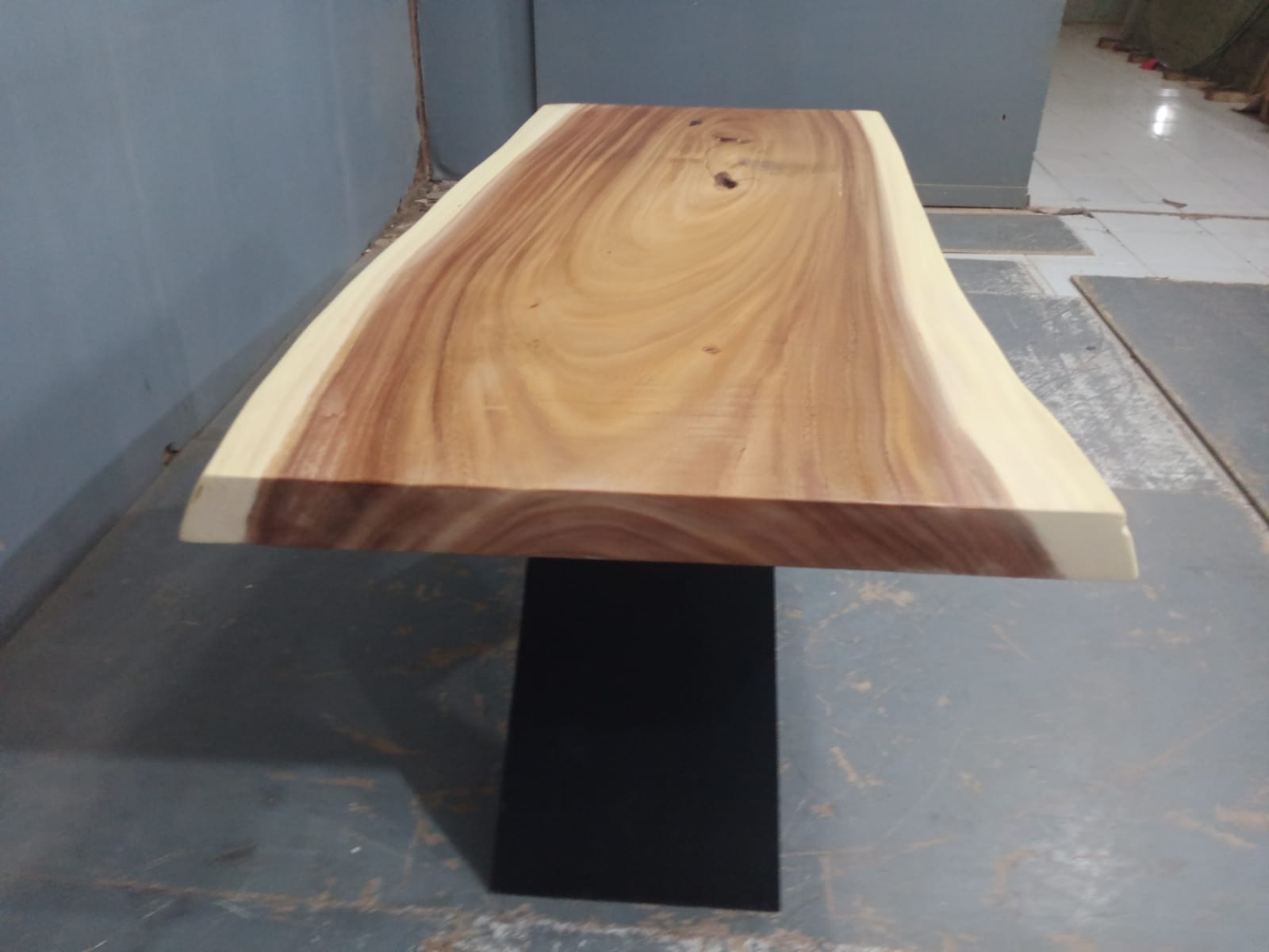 Live Edge Tables