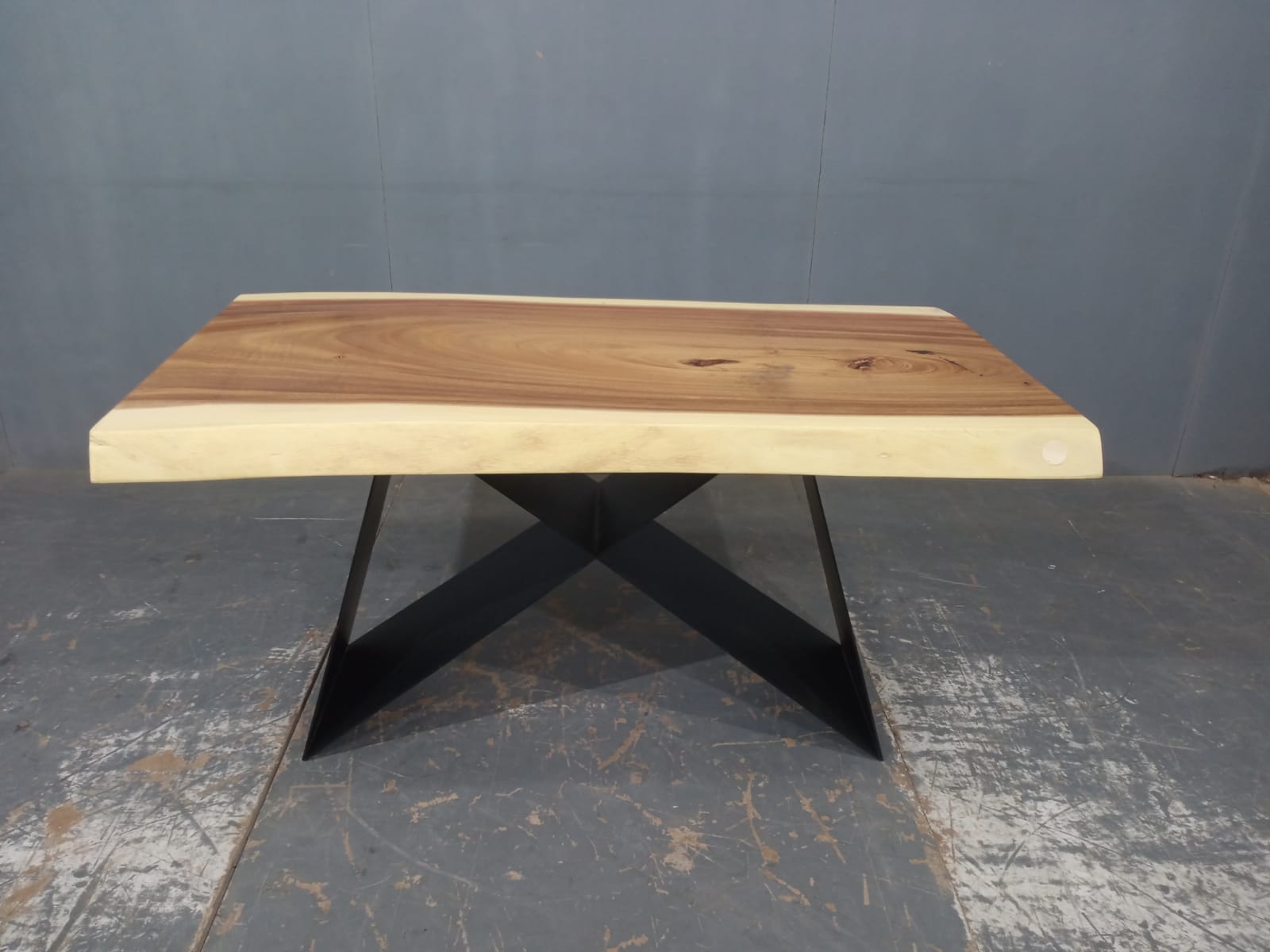 LIVE EDGE TABLES