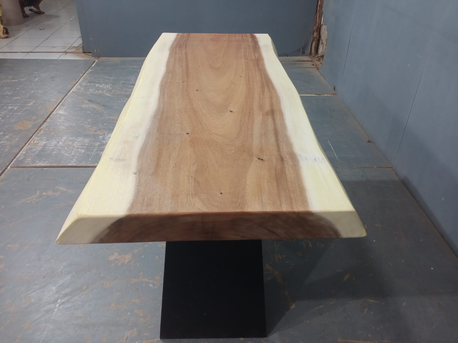 Live Edge Tables
