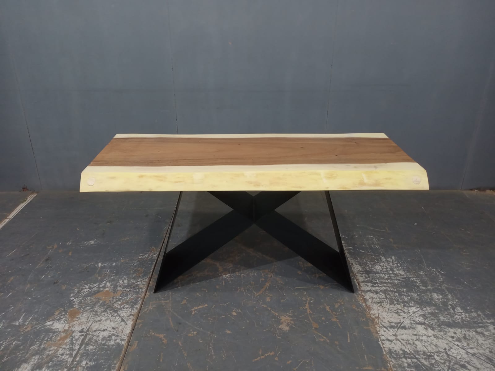 LIVE EDGE TABLES