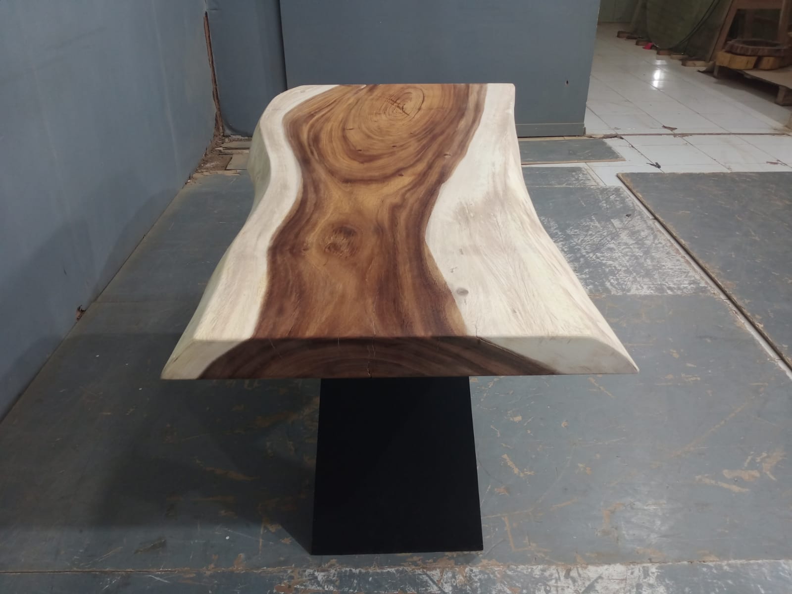Live Edge Tables