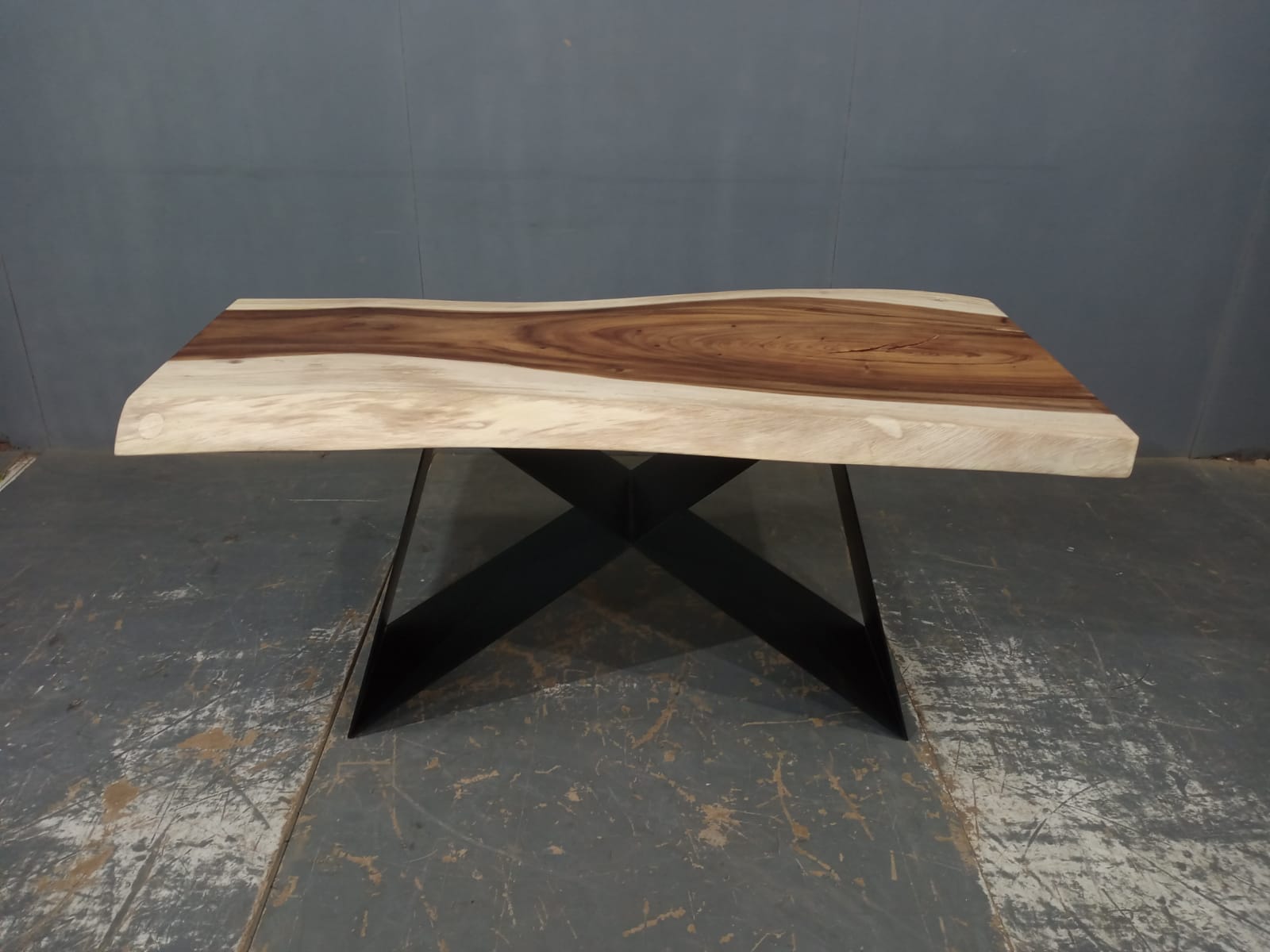 LIVE EDGE TABLES